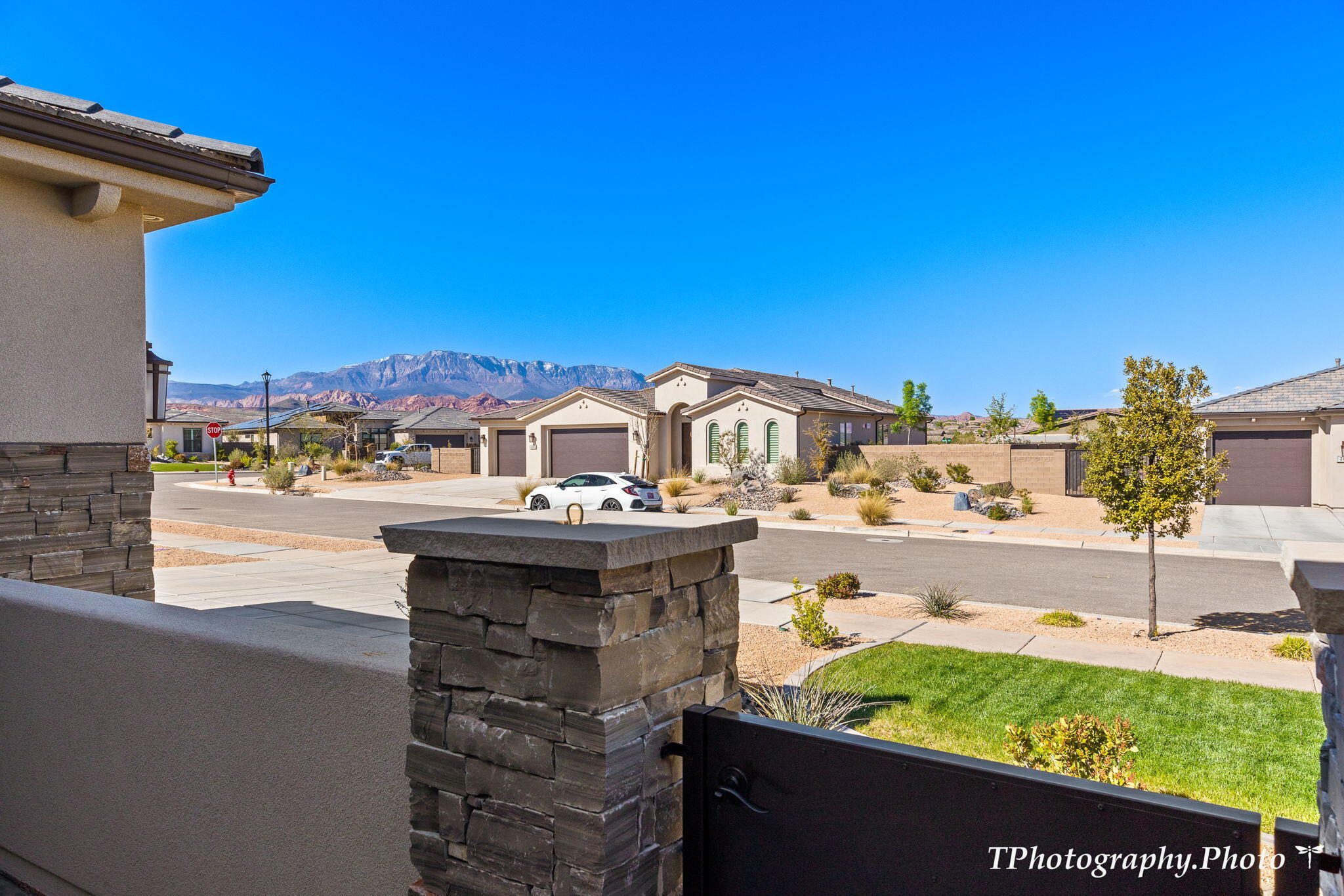 2148 E Cobblecreek DR