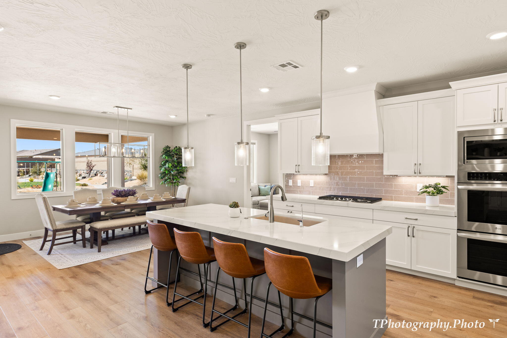 2148 E Cobblecreek DR