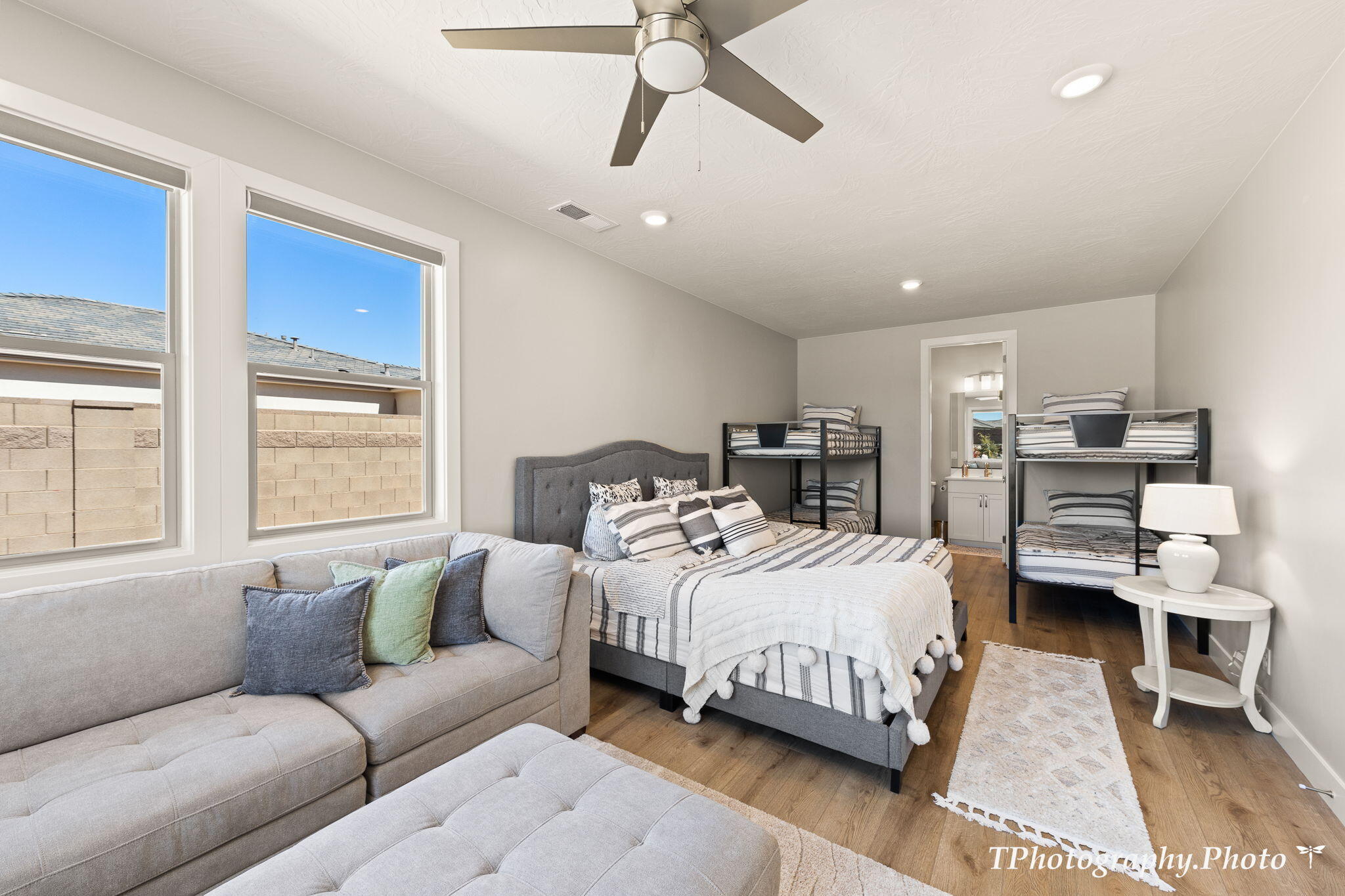 2148 E Cobblecreek DR