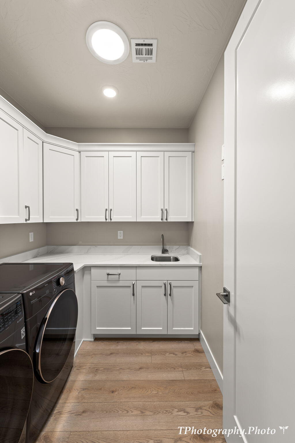 2148 E Cobblecreek DR