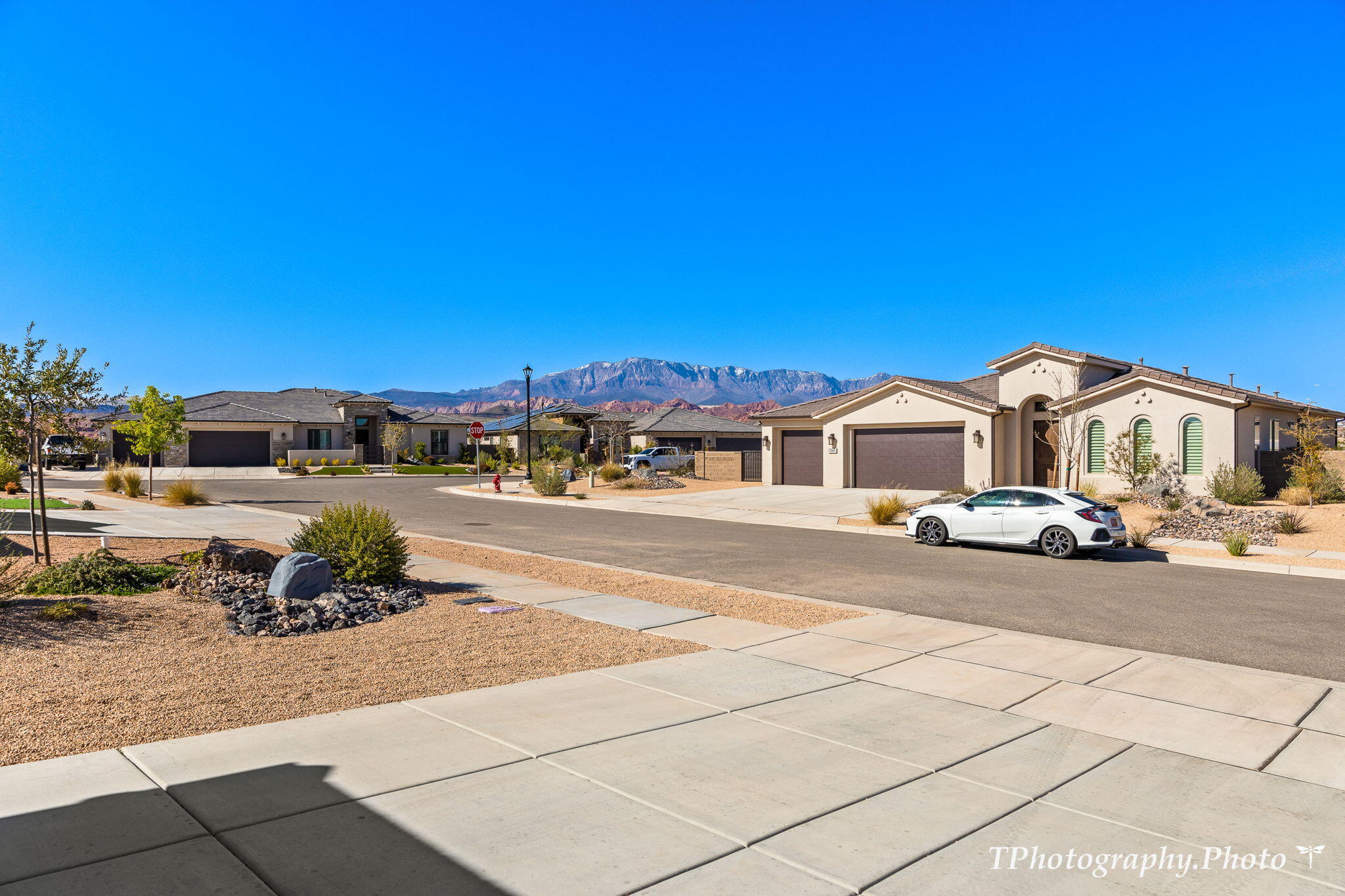 2148 E Cobblecreek DR