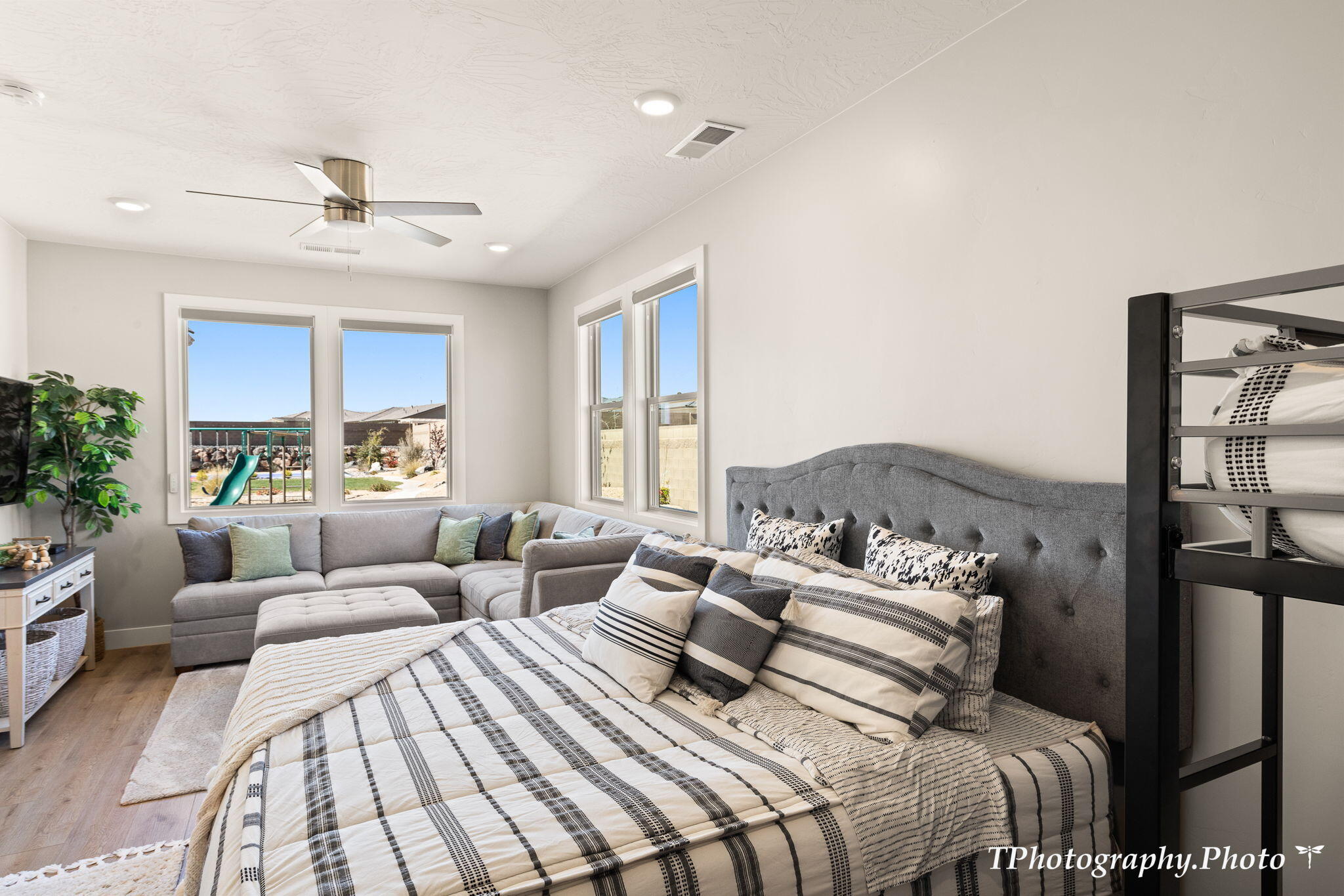 2148 E Cobblecreek DR