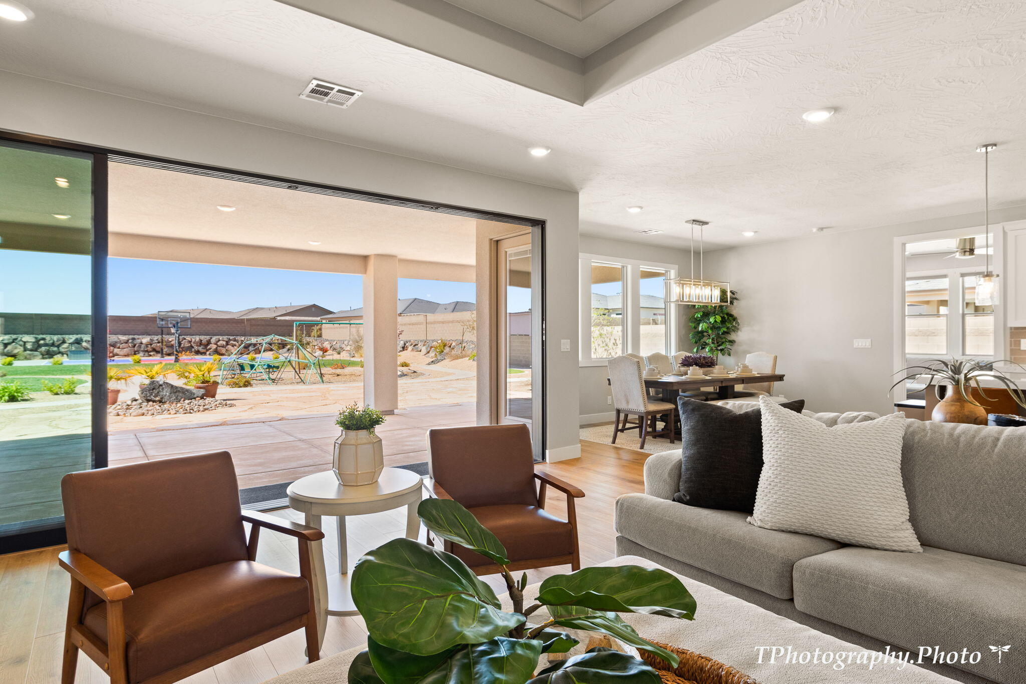 2148 E Cobblecreek DR