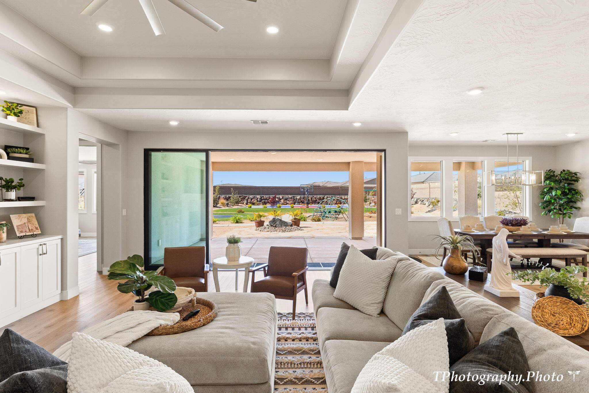 2148 E Cobblecreek DR