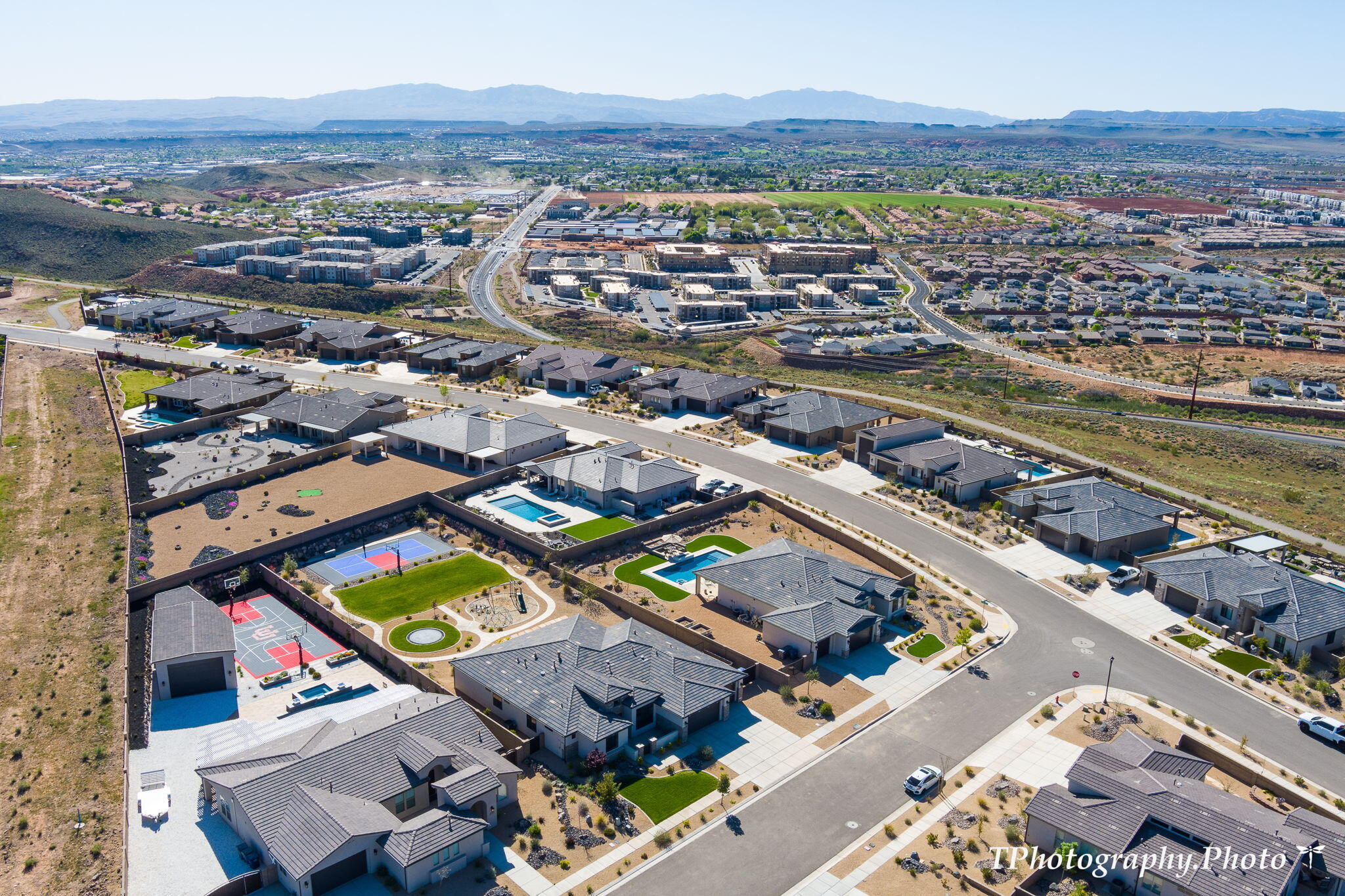 2148 E Cobblecreek DR