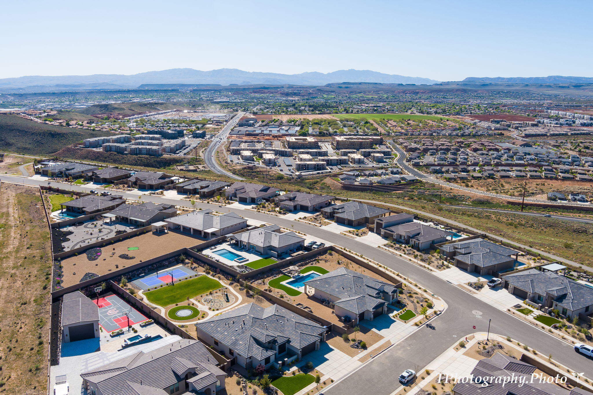 2148 E Cobblecreek DR