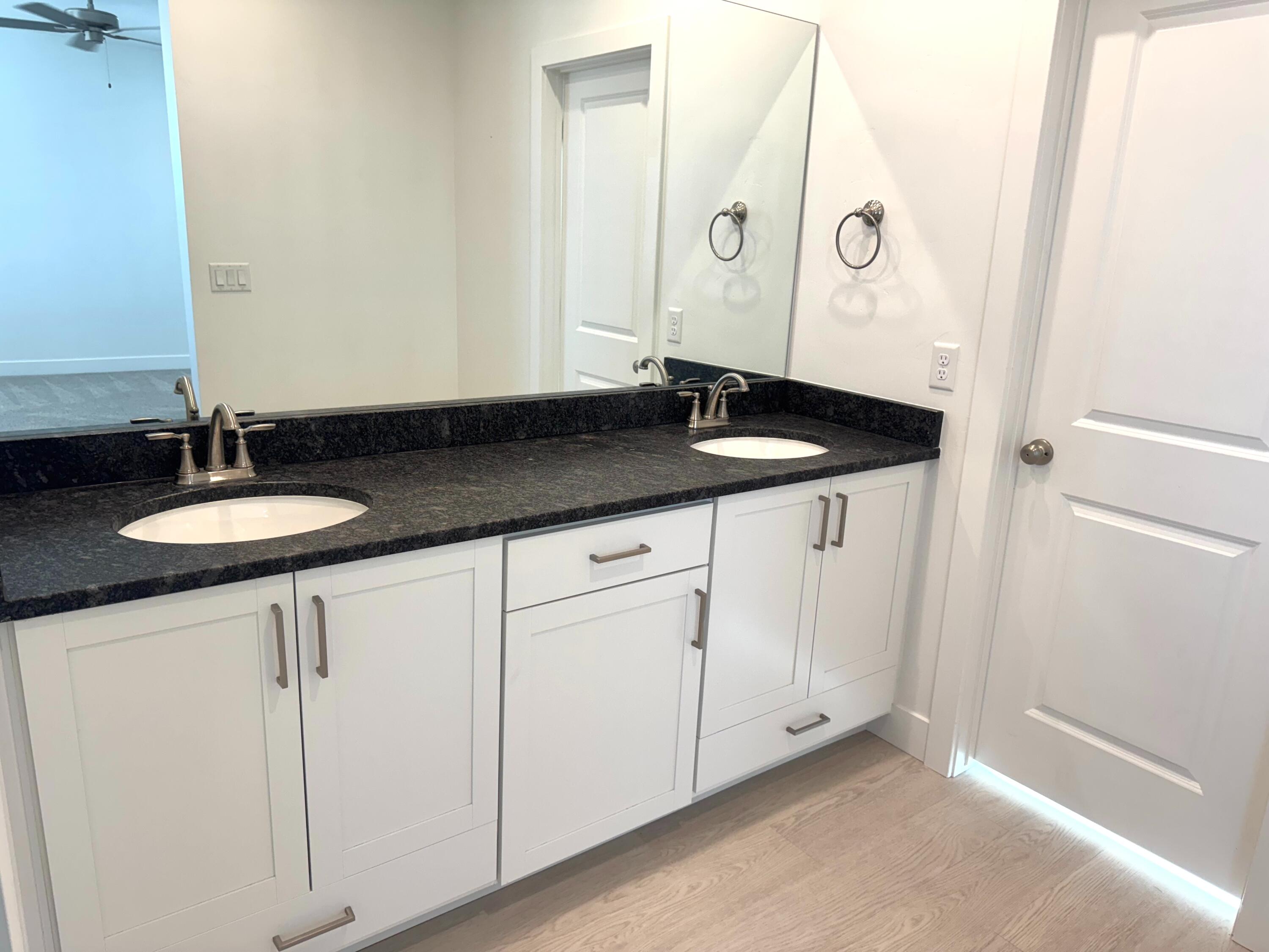 5670 S Carnelian Parkway