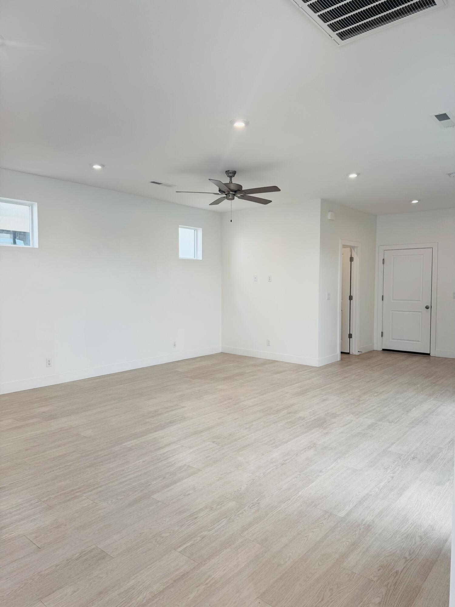 5670 S Carnelian Parkway