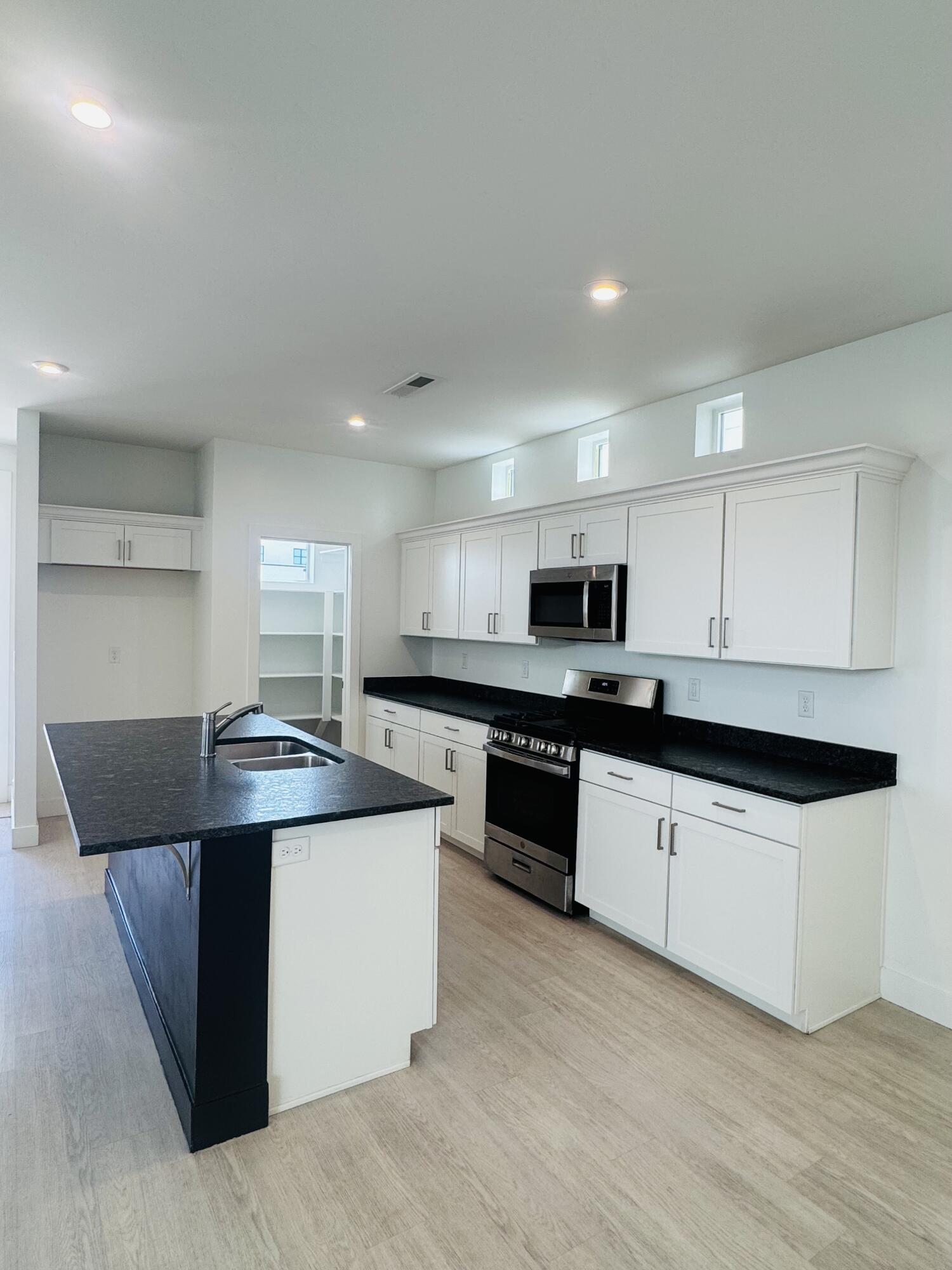 5670 S Carnelian Parkway