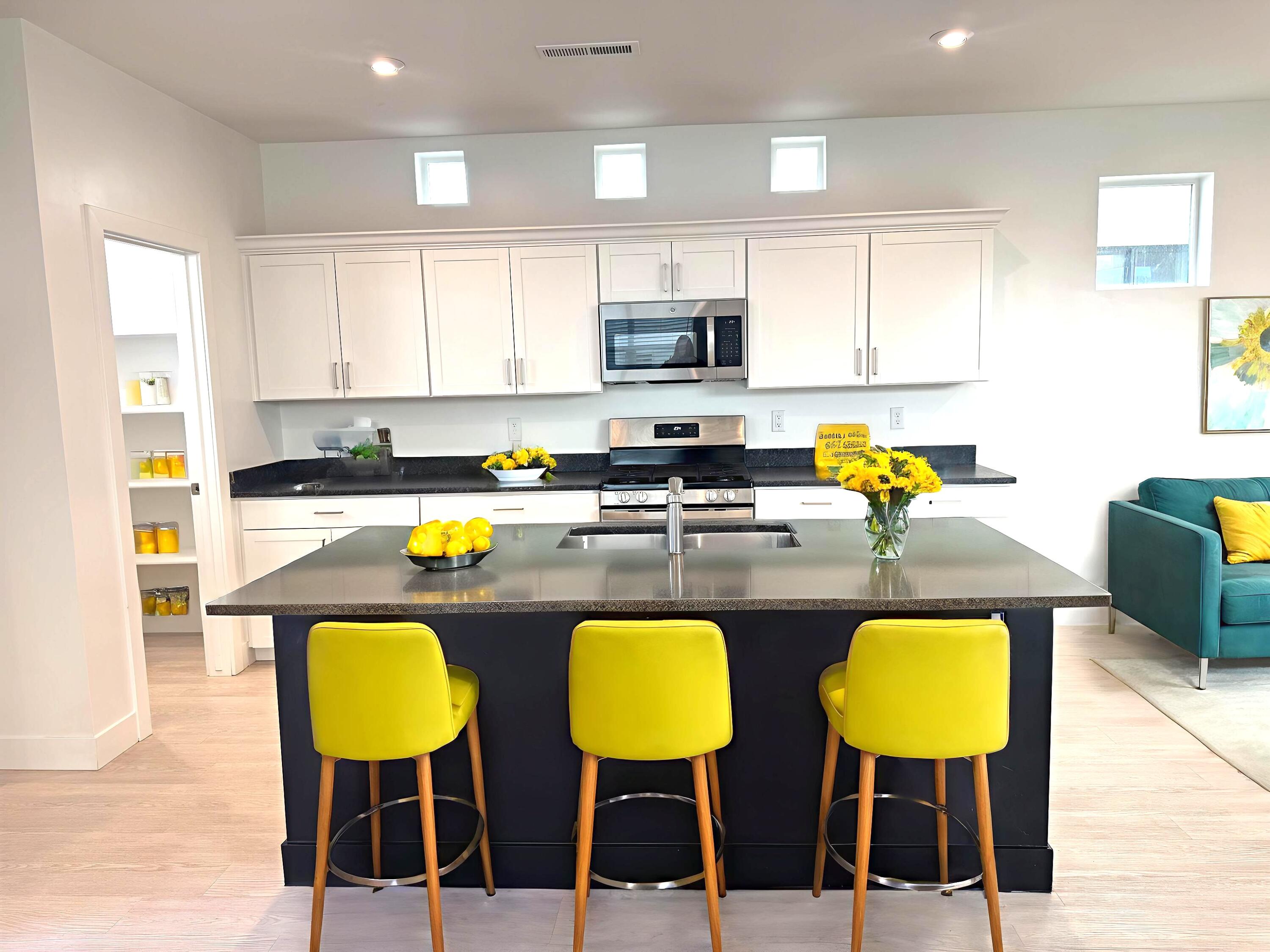 5670 S Carnelian Parkway