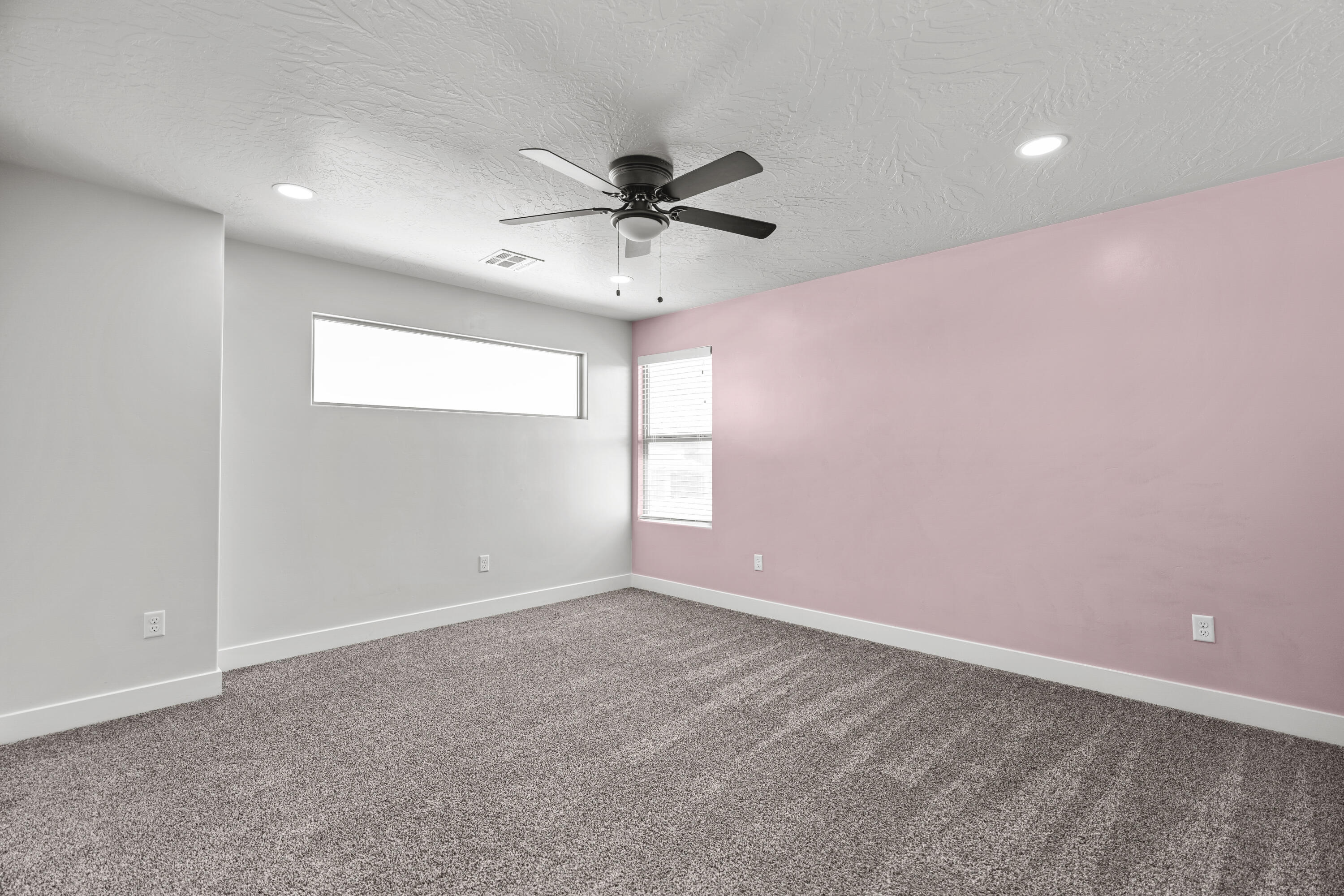 1710 E Mountain Trail