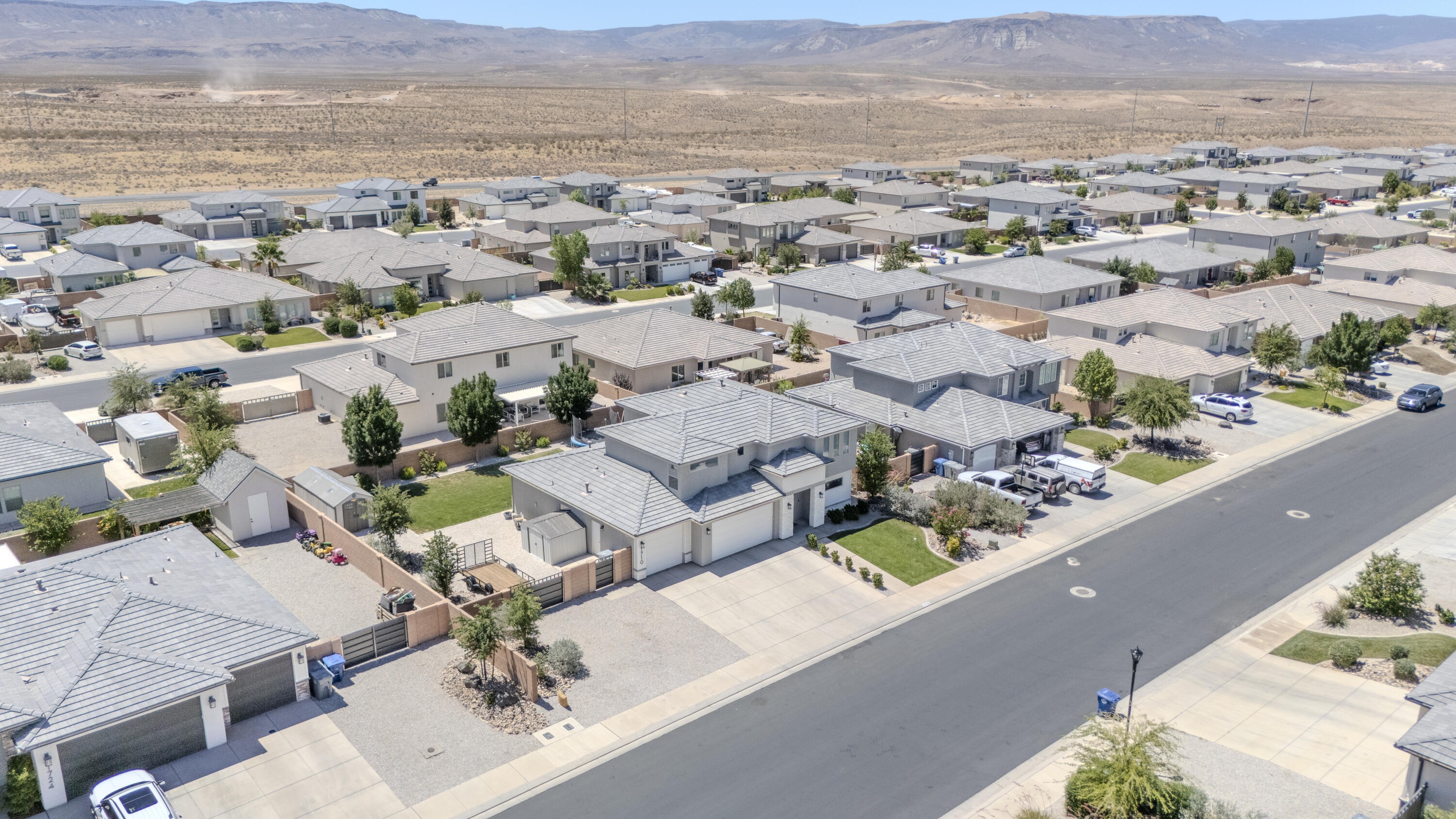 1710 E Mountain Trail