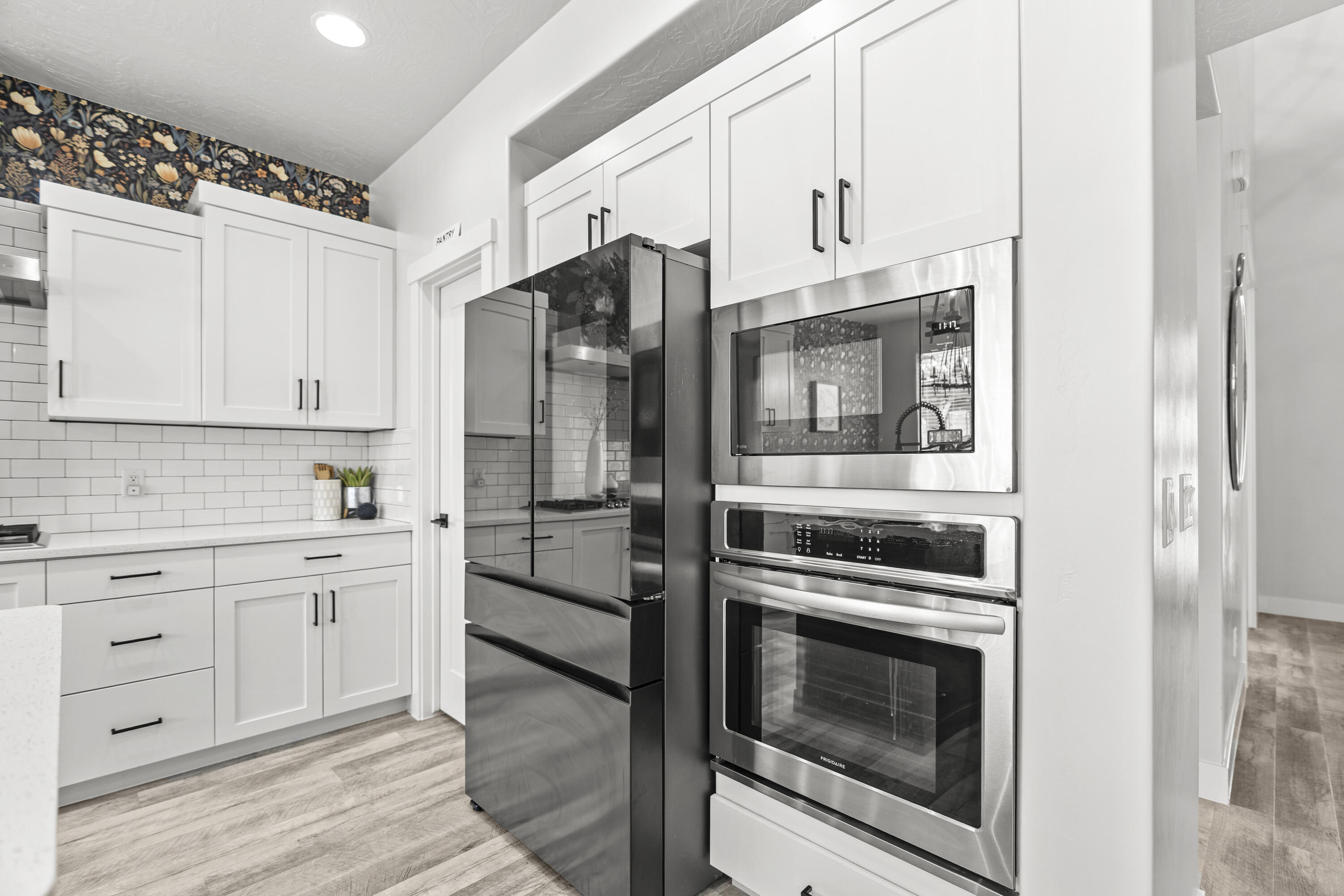 1710 E Mountain Trail