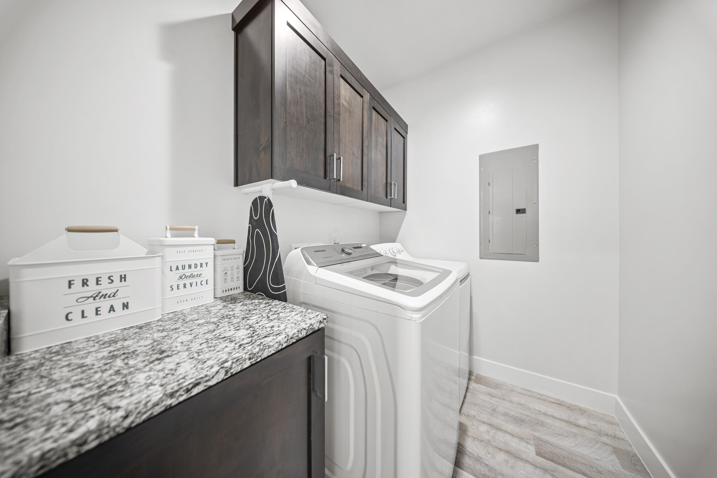 1710 E Mountain Trail