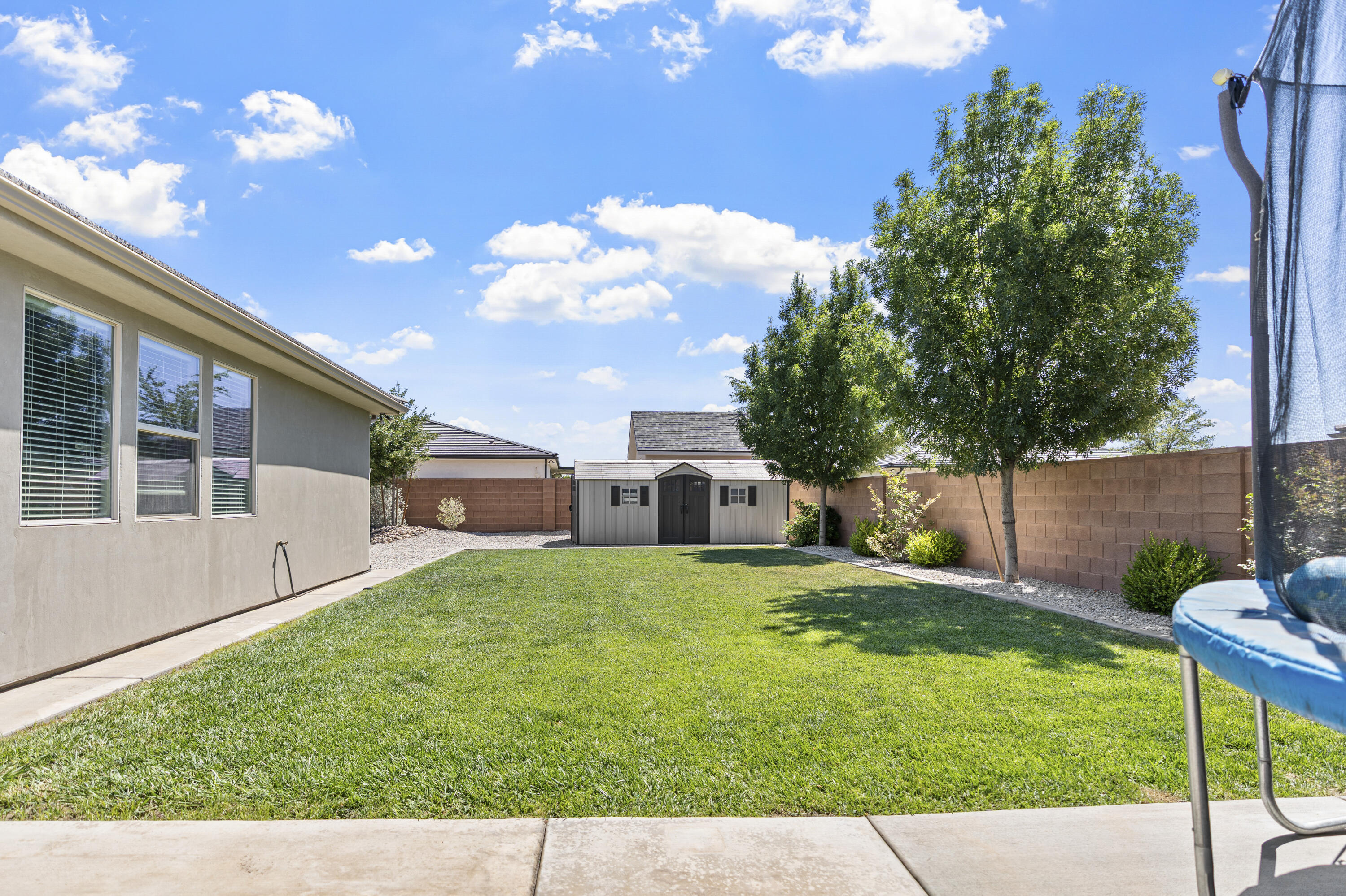 1710 E Mountain Trail