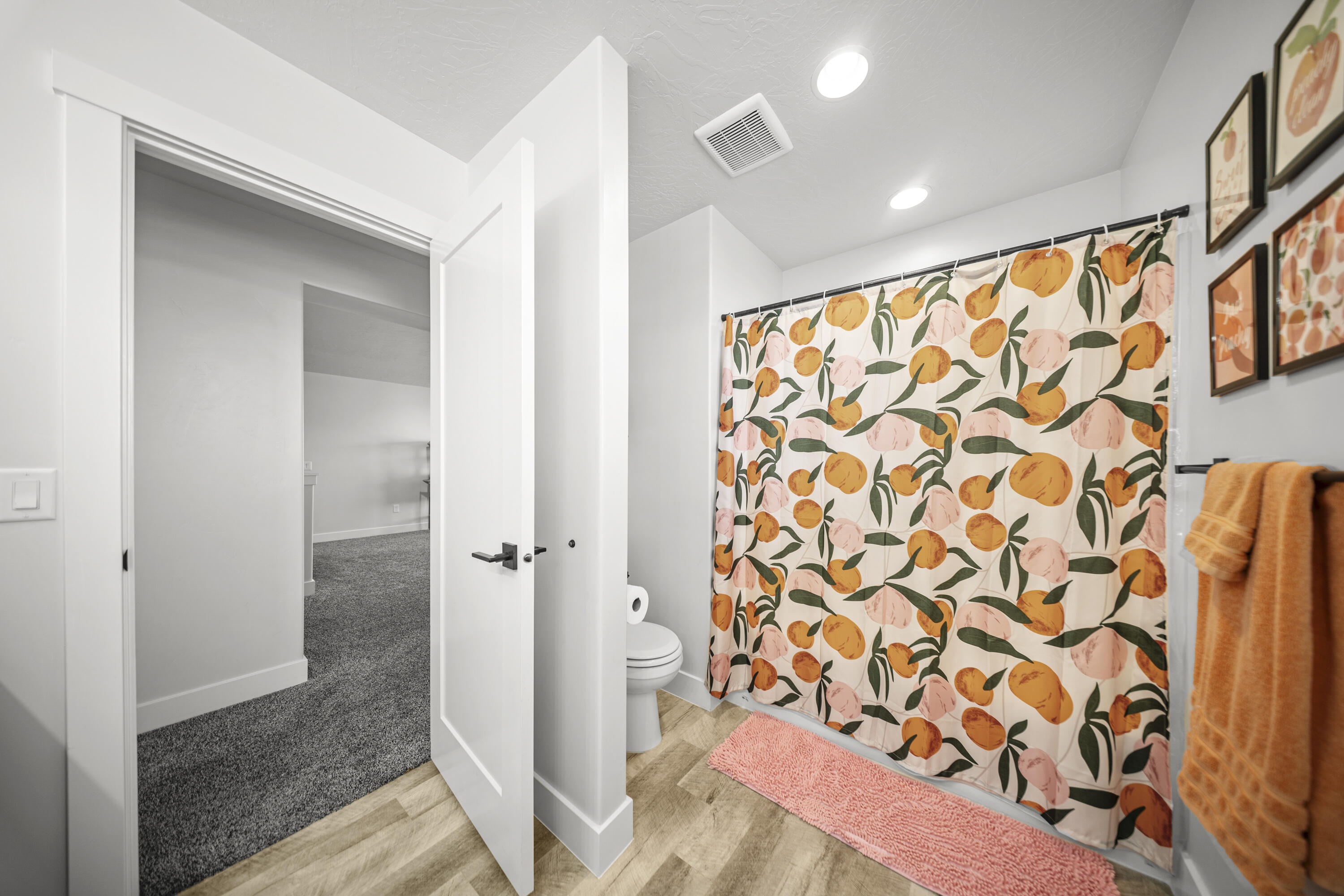 1710 E Mountain Trail