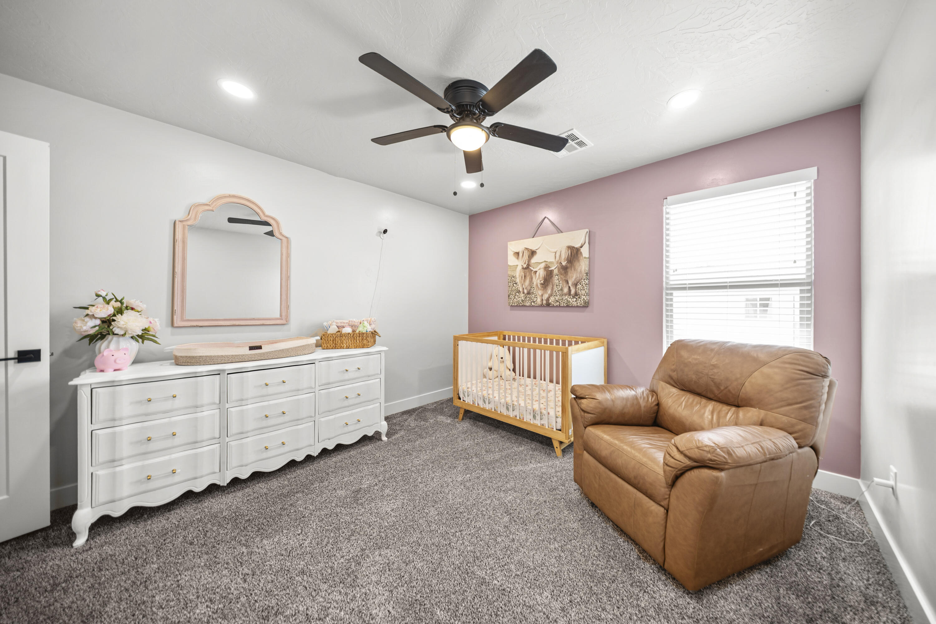 1710 E Mountain Trail