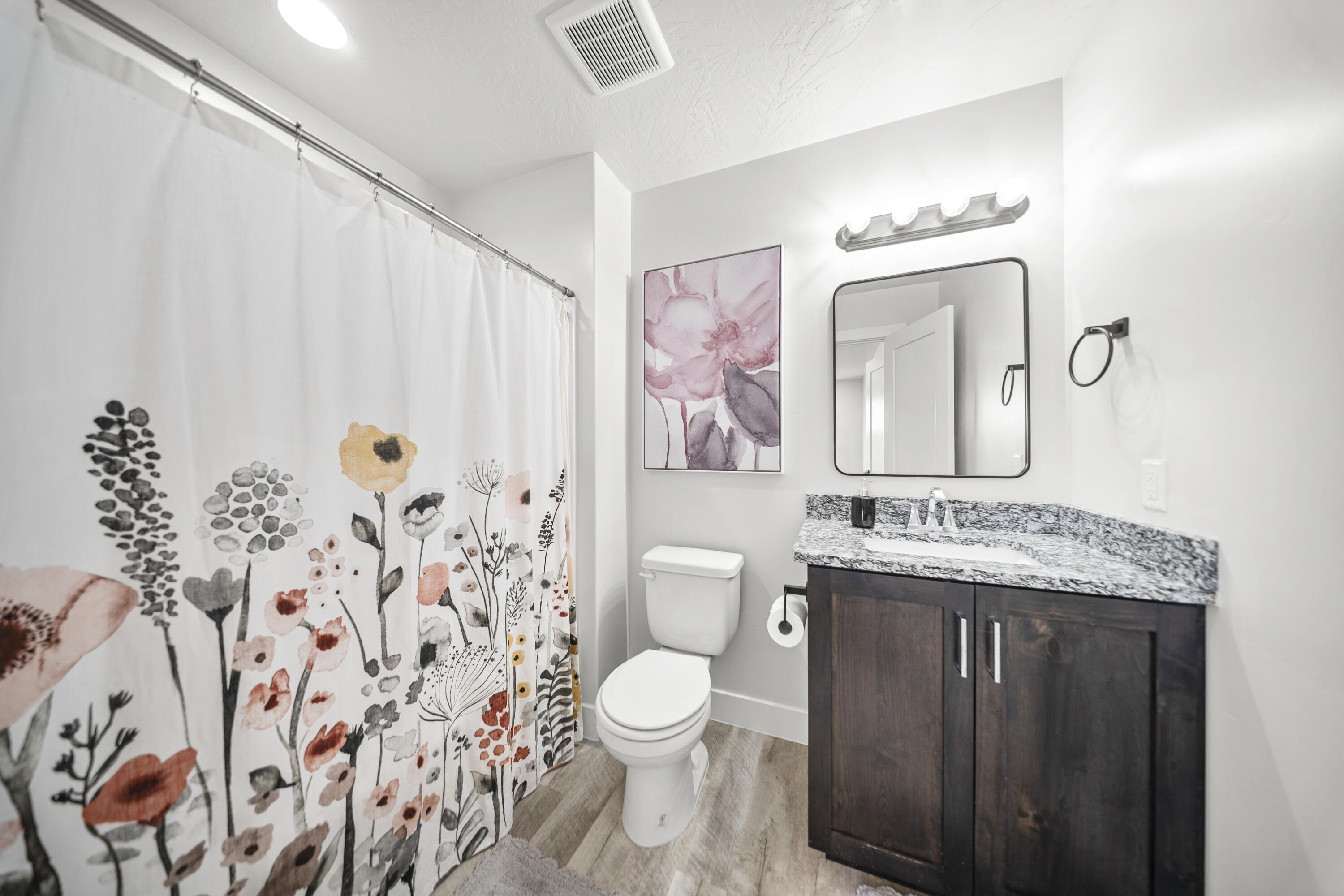 1710 E Mountain Trail
