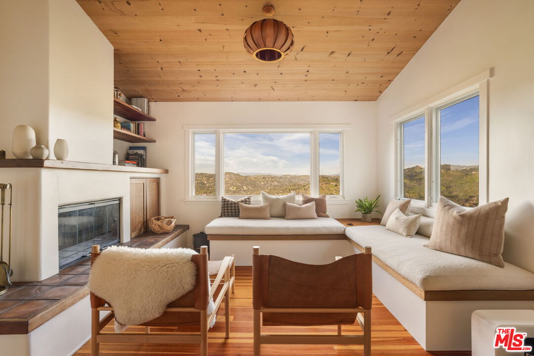 20155 Observation Dr