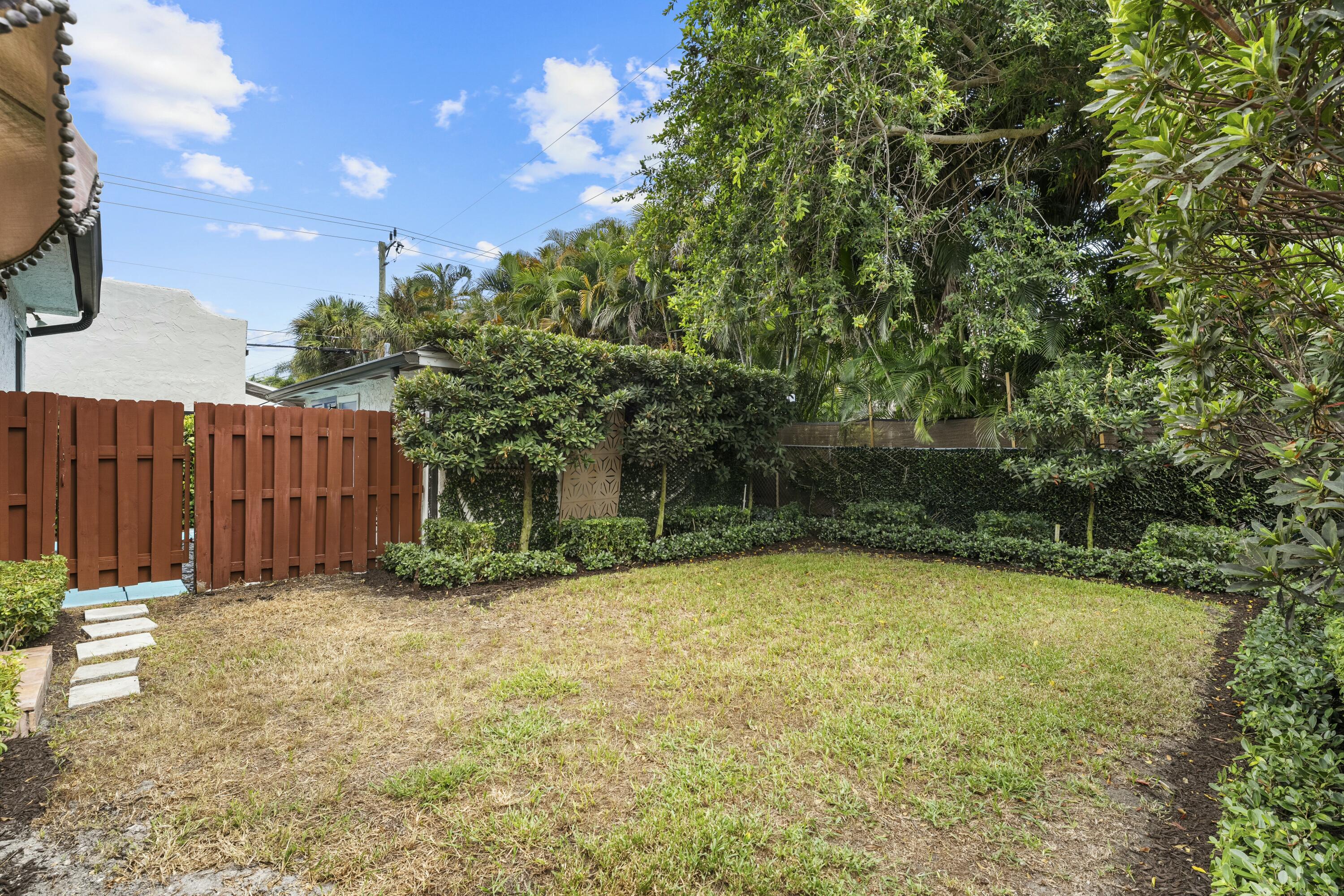 416 WESTWOOD Road