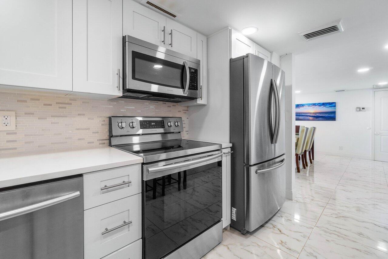 2000 Presidential Way 1702