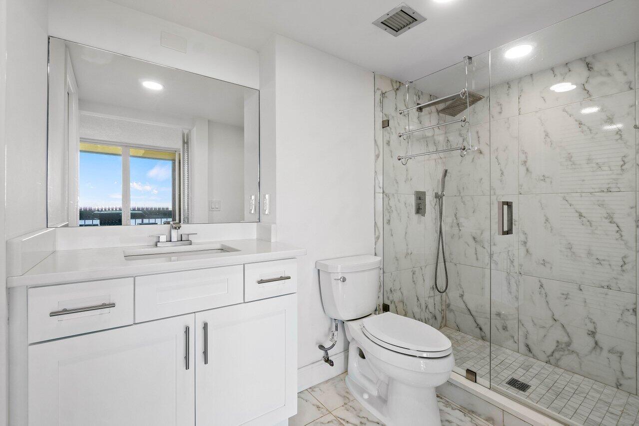 2000 Presidential Way 1702