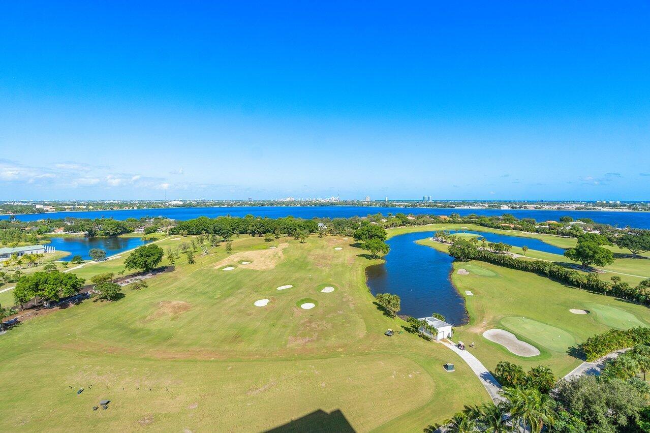 2000 Presidential Way 1702