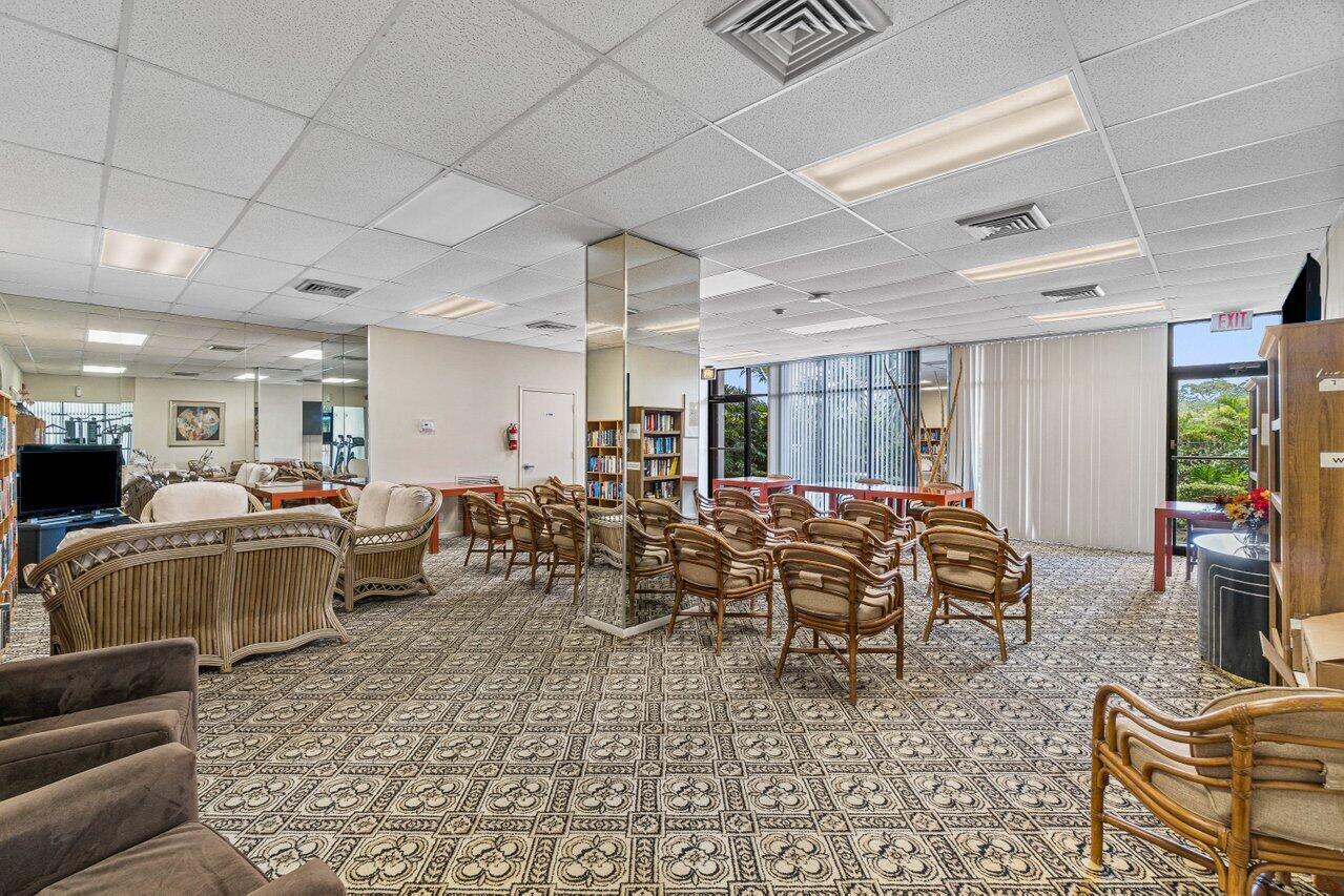 2000 Presidential Way 1702