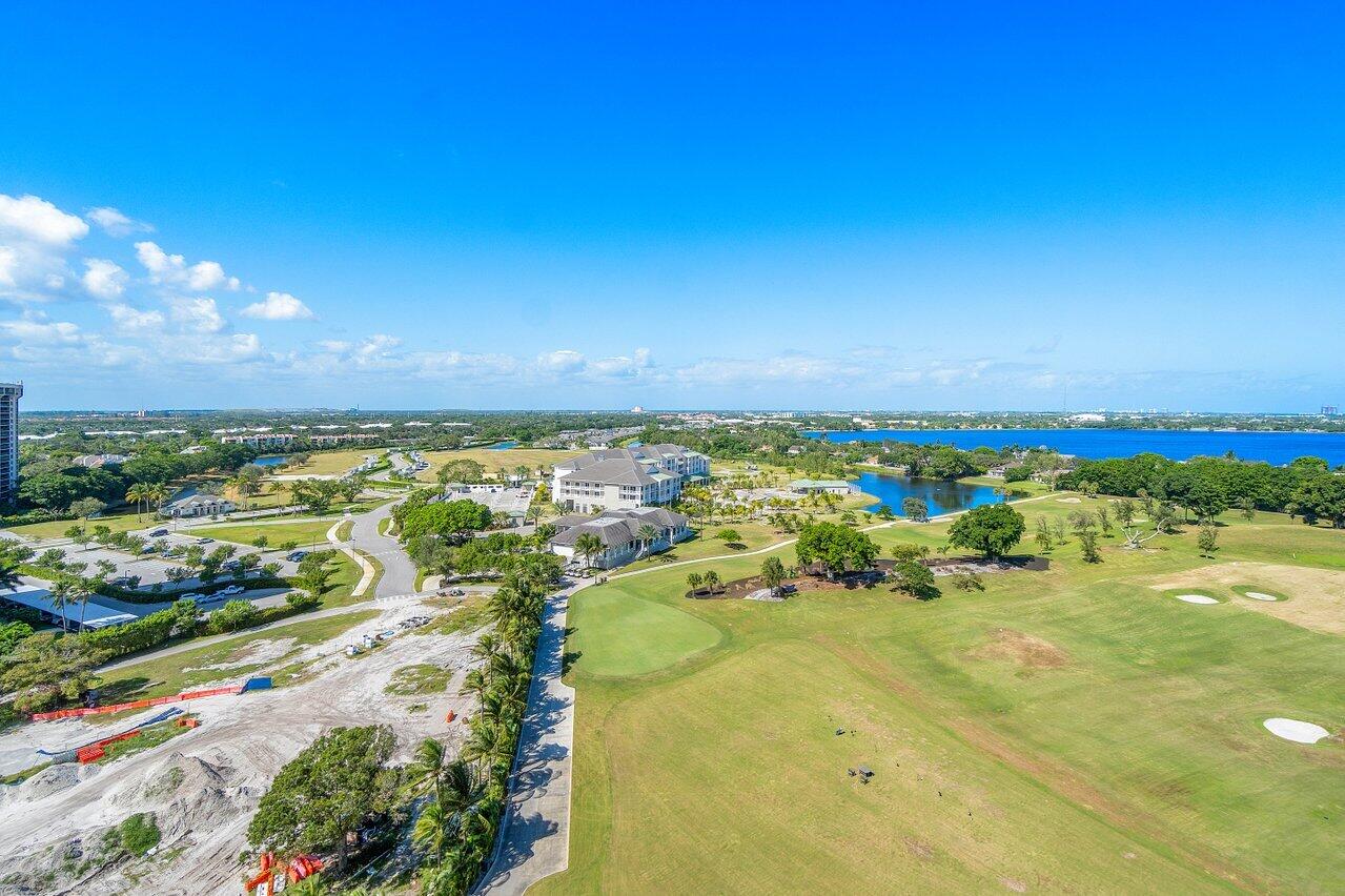 2000 Presidential Way 1702