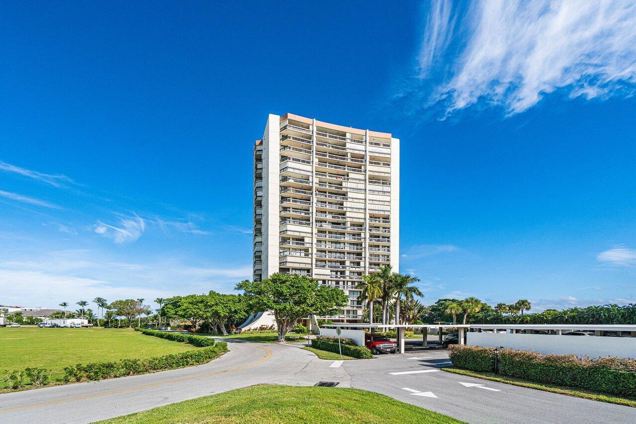 2000 Presidential Way 1702