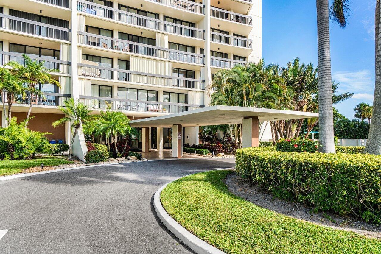 2000 Presidential Way 1702