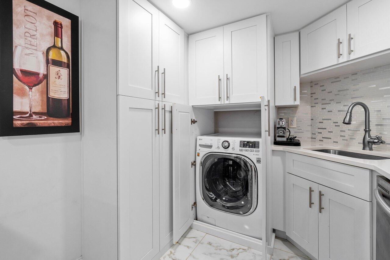 2000 Presidential Way 1702