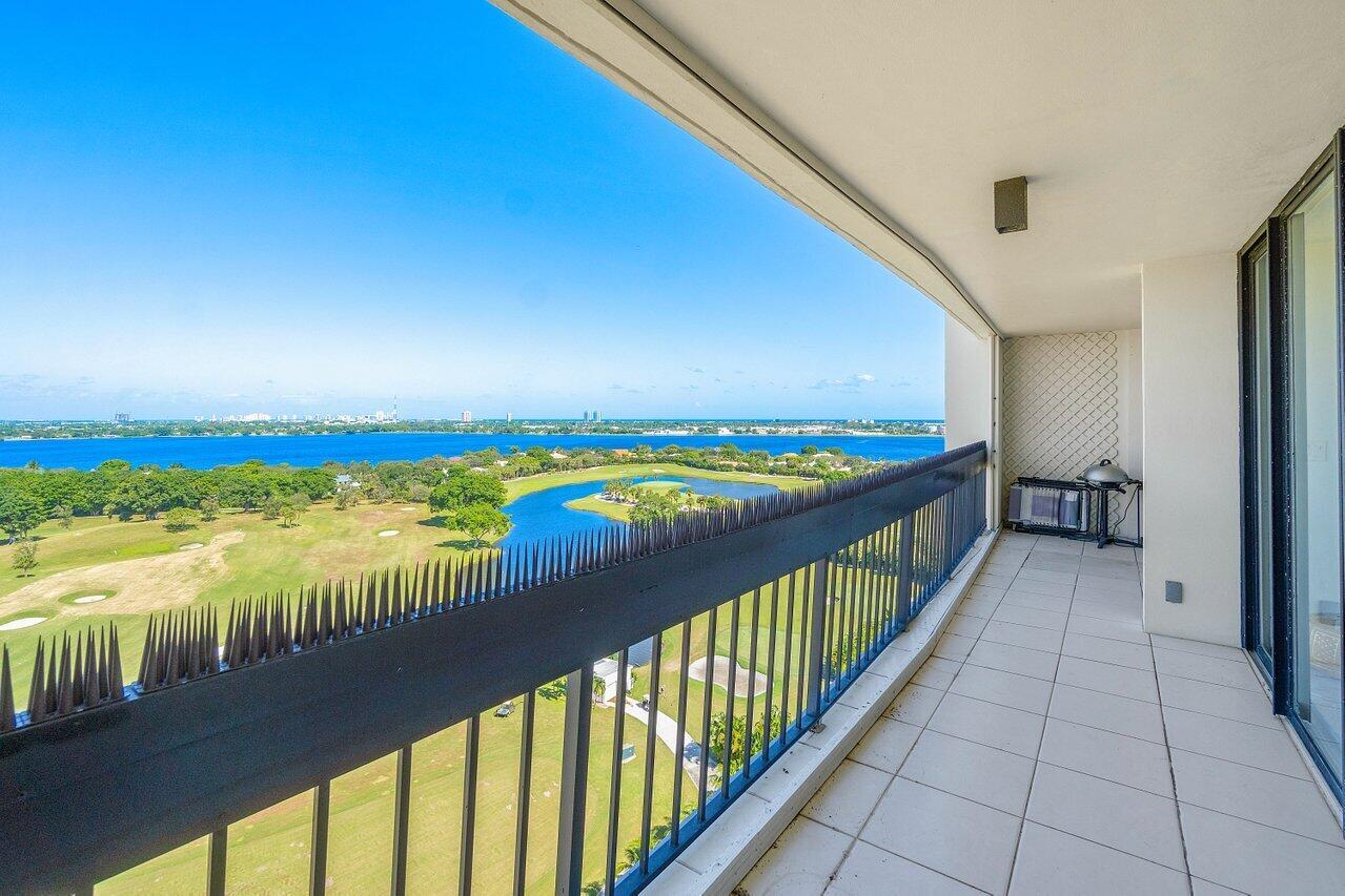 2000 Presidential Way 1702