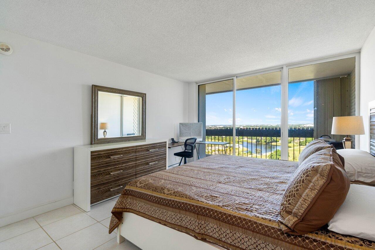 2000 Presidential Way 1702