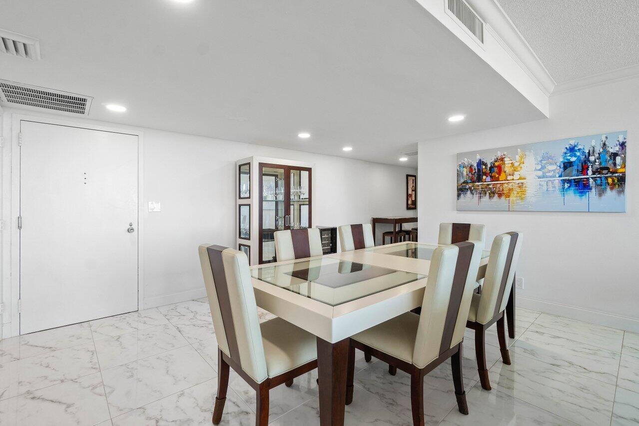 2000 Presidential Way 1702