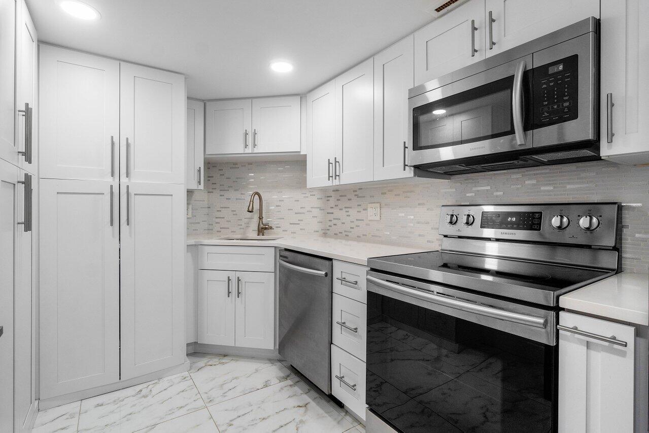 2000 Presidential Way 1702