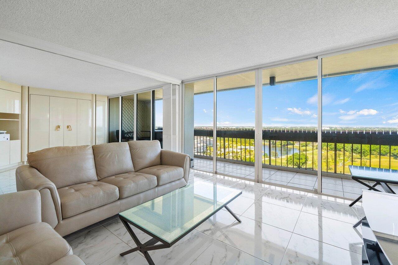 2000 Presidential Way 1702