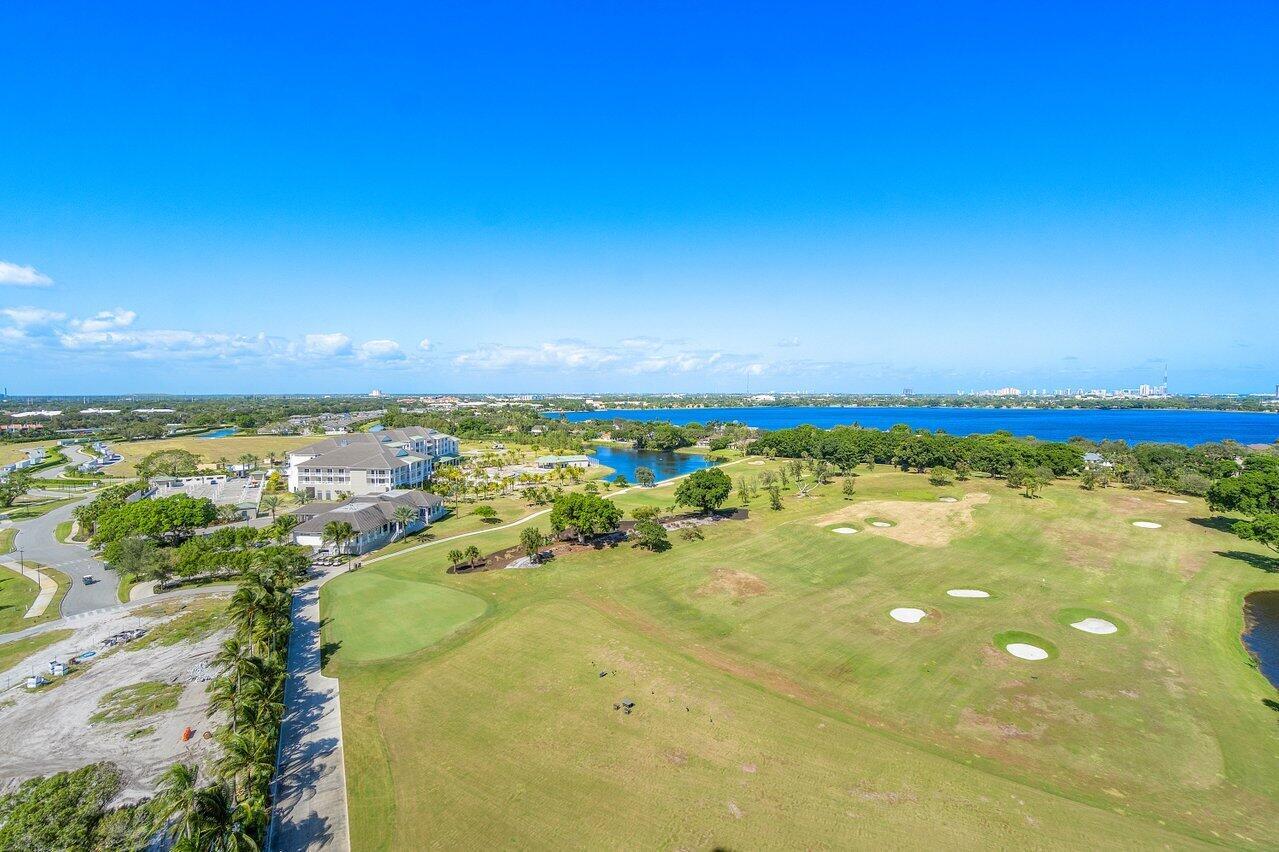 2000 Presidential Way 1702