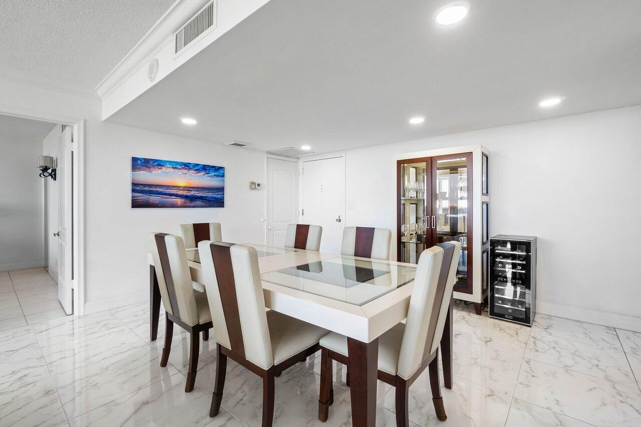 2000 Presidential Way 1702