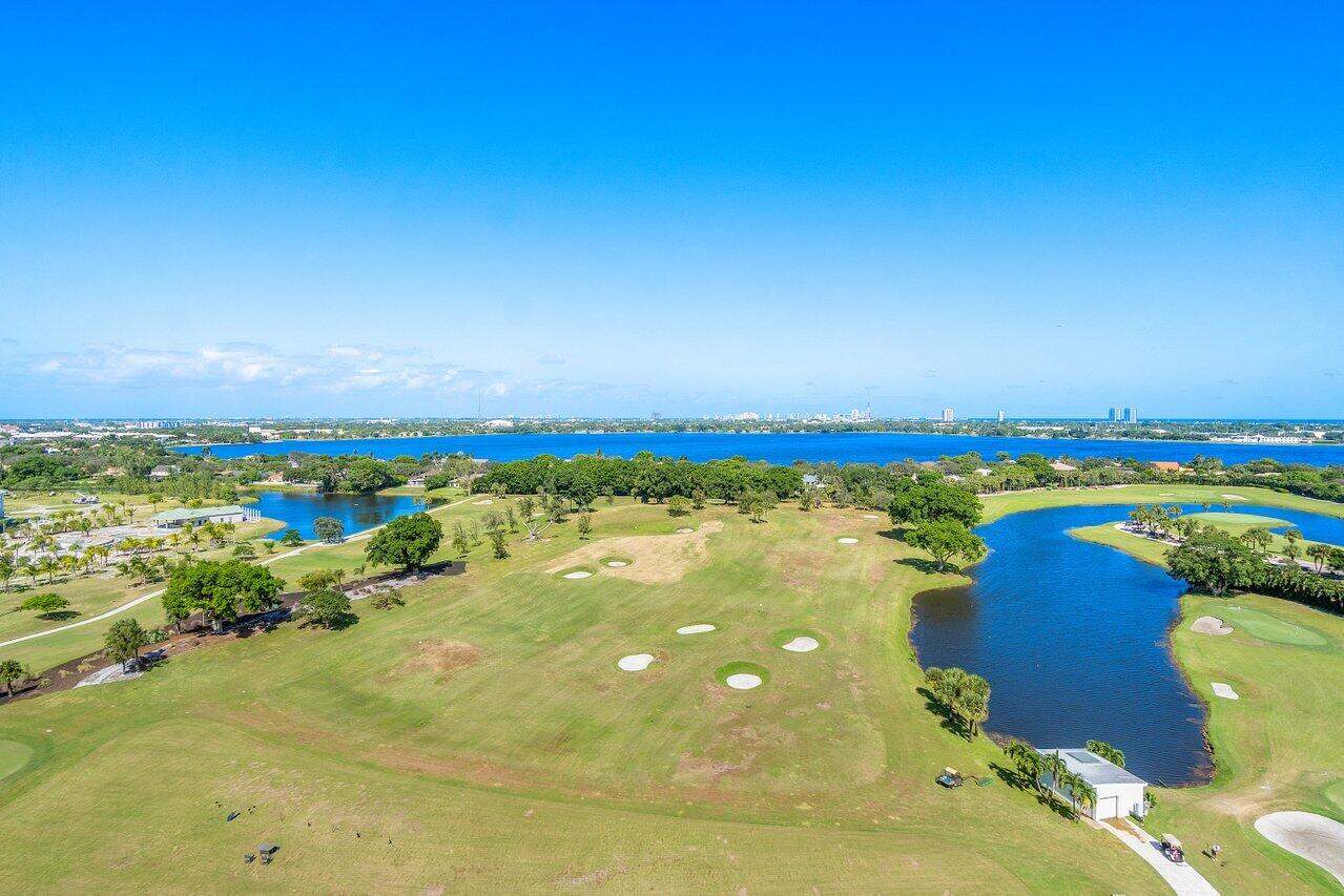 2000 Presidential Way 1702