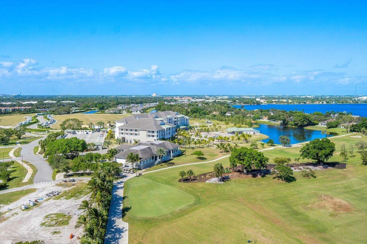 2000 Presidential Way 1702