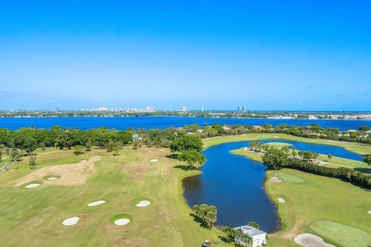 2000 Presidential Way 1702