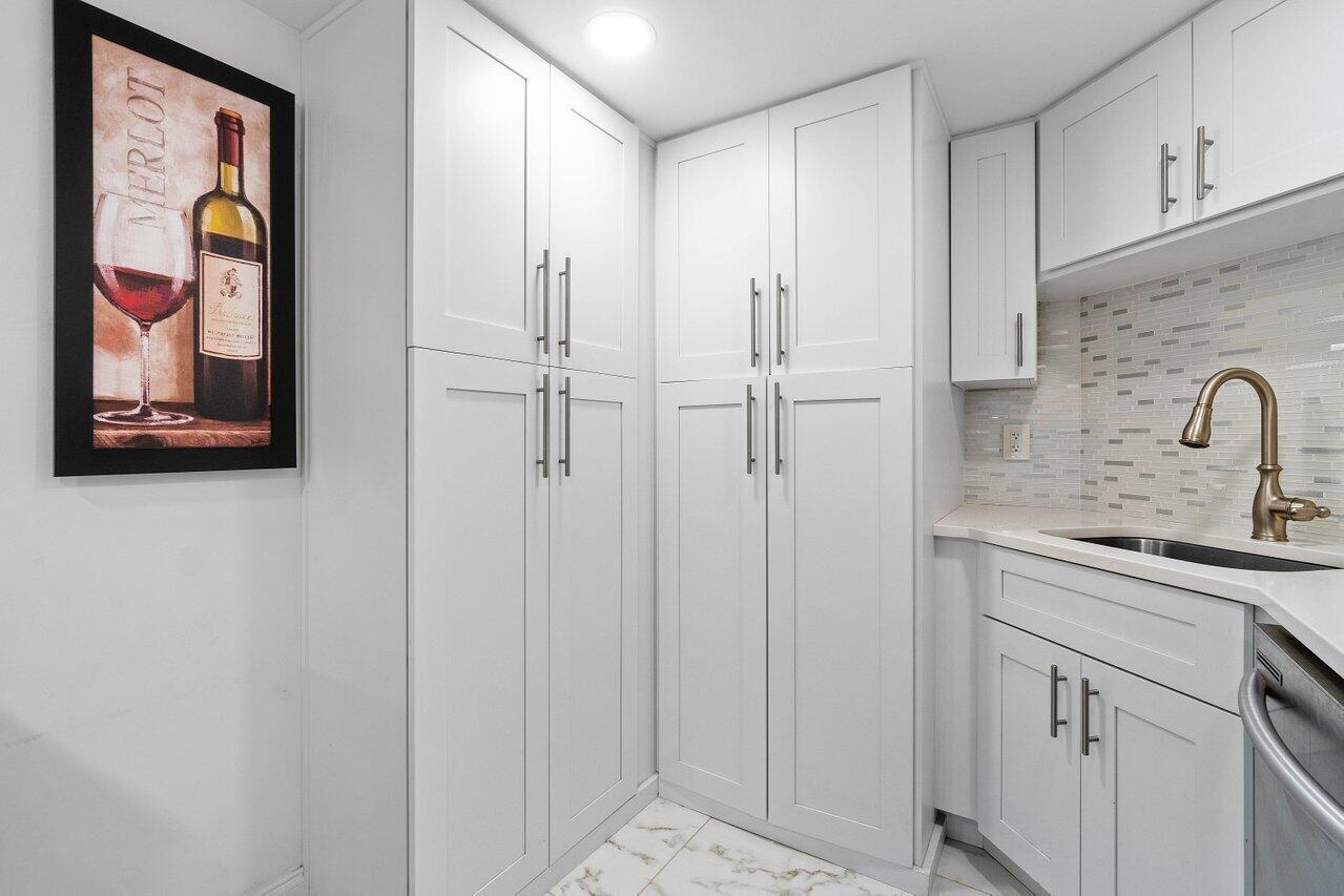 2000 Presidential Way 1702