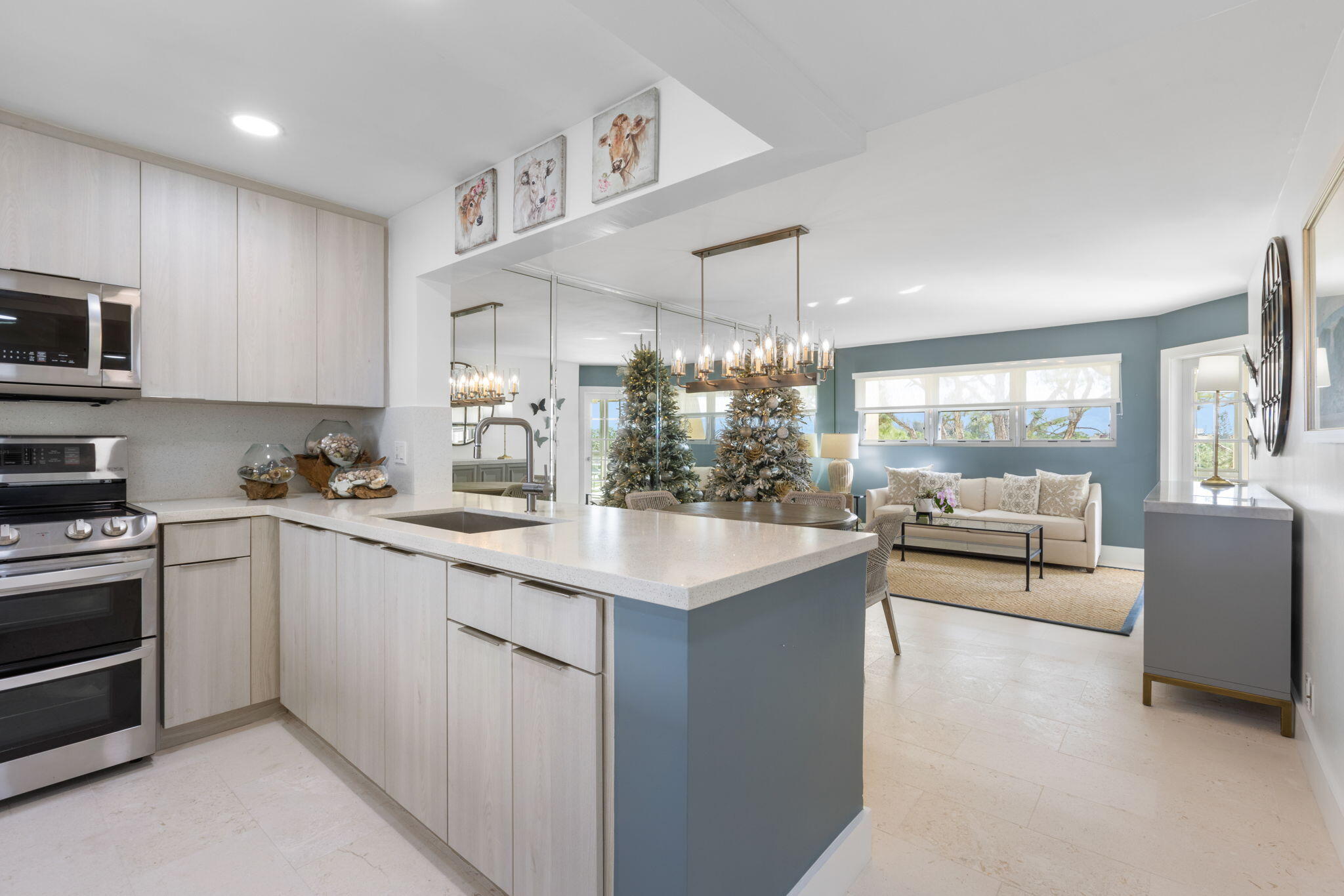 3654 Via Poinciana 603
