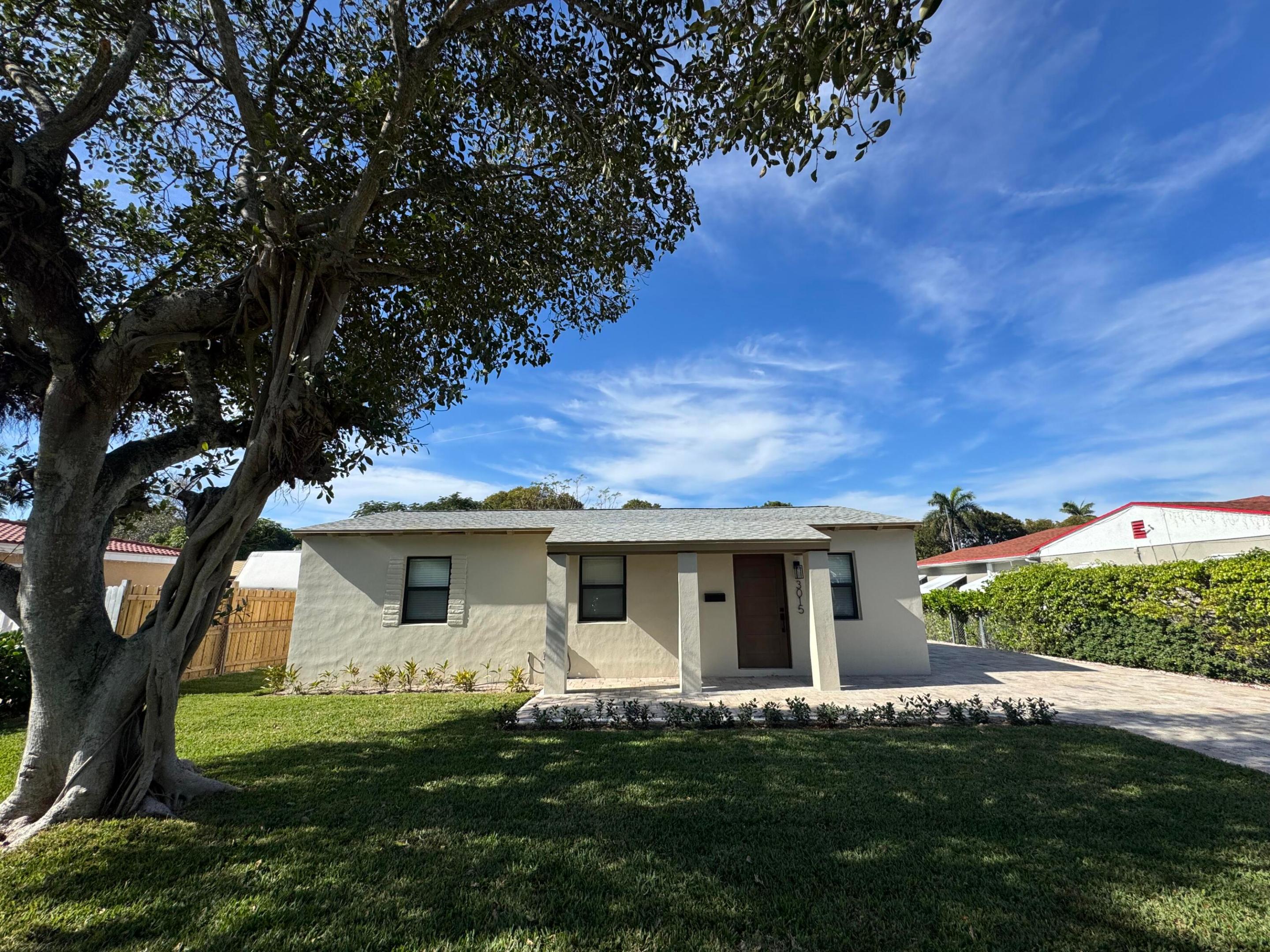3015 Robert Road