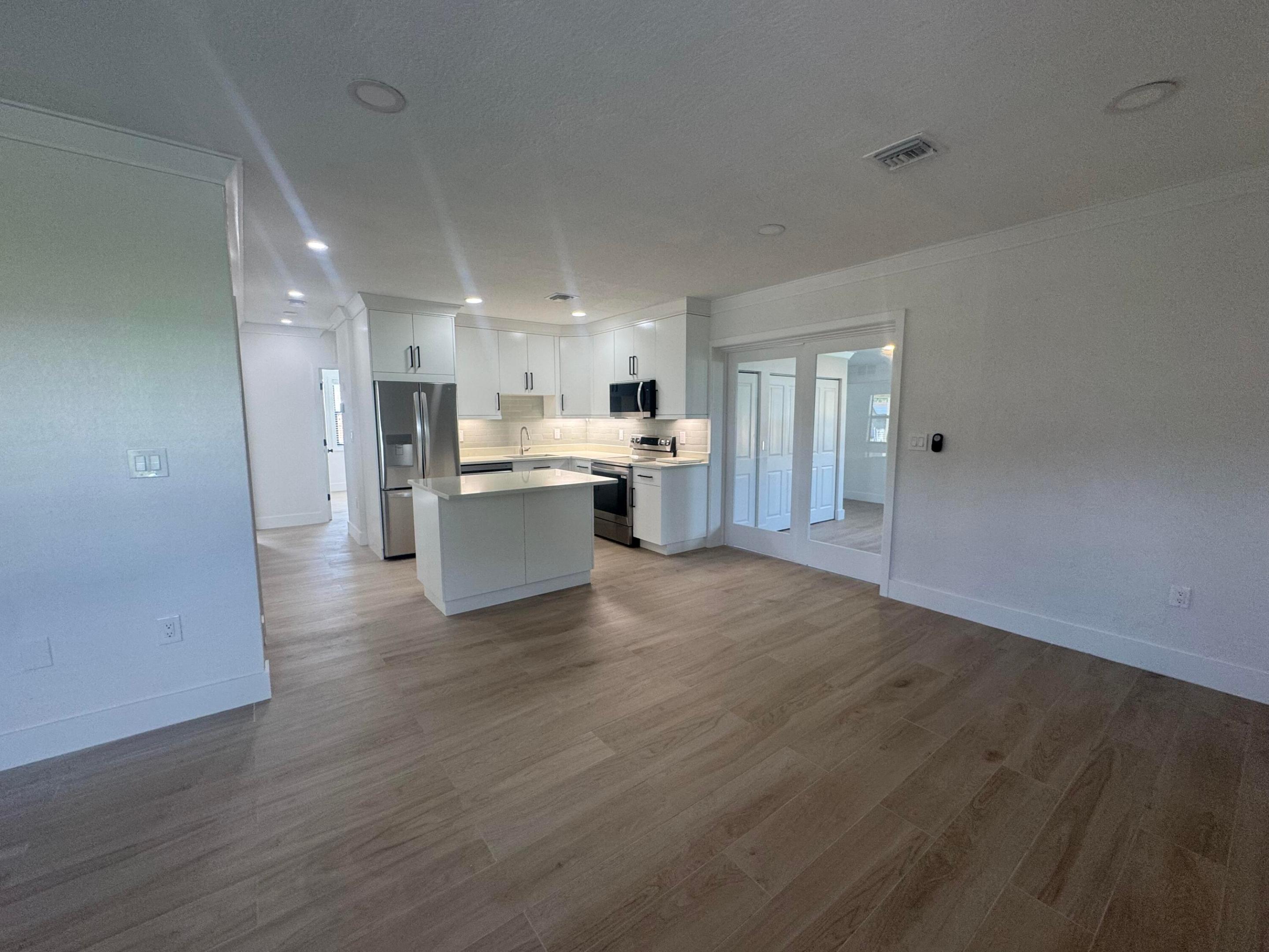3015 Robert Road