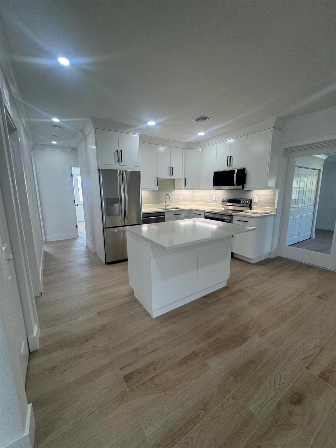 3015 Robert Road