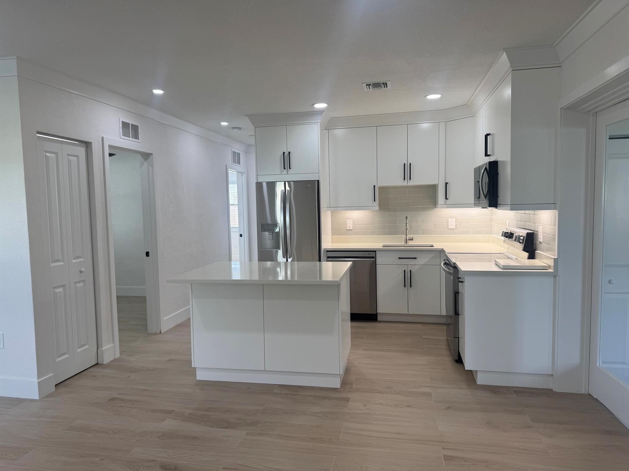 3015 Robert Road