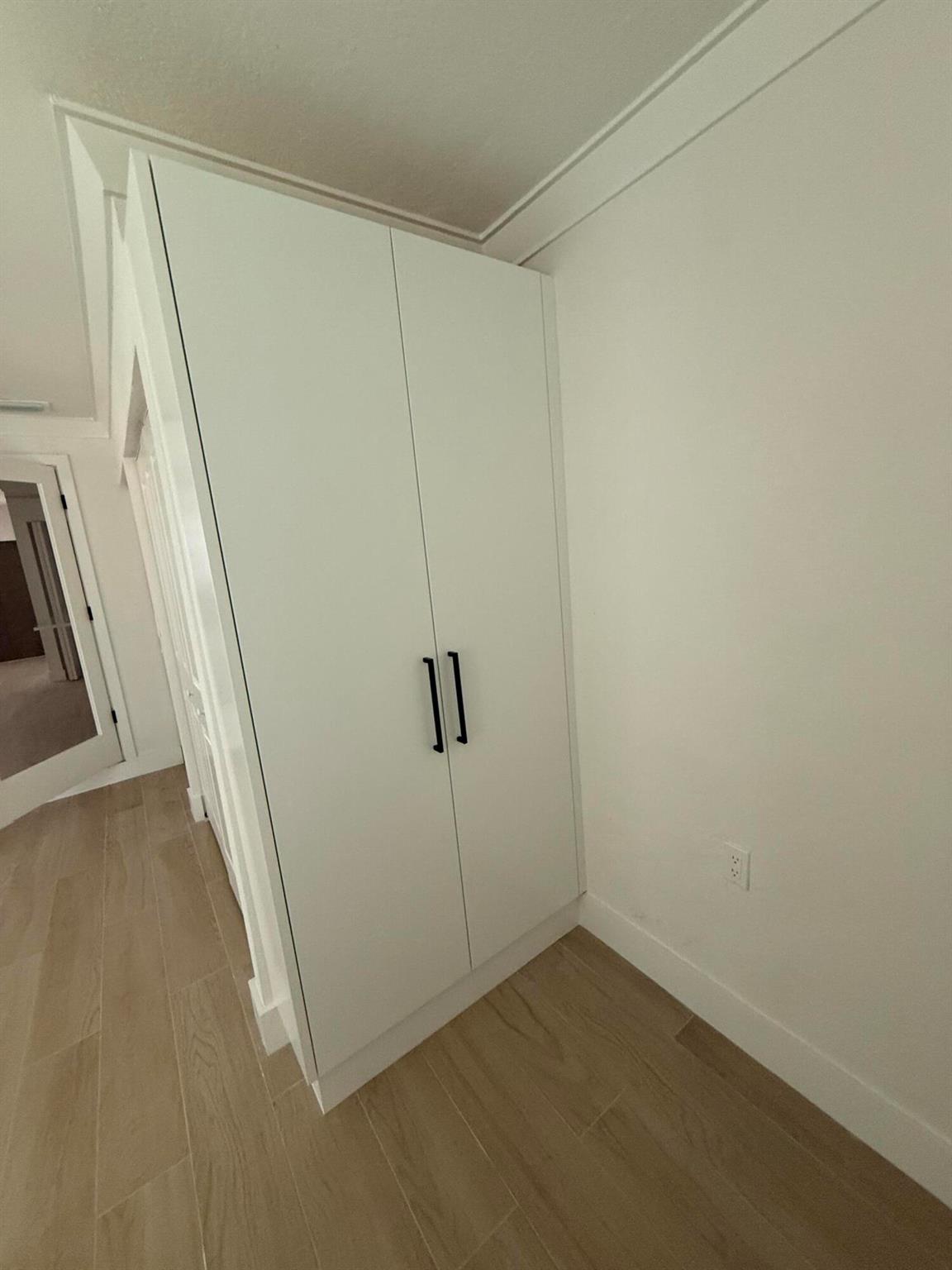 3015 Robert Road