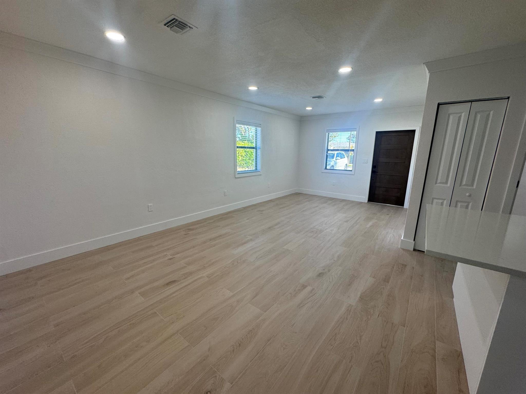 3015 Robert Road